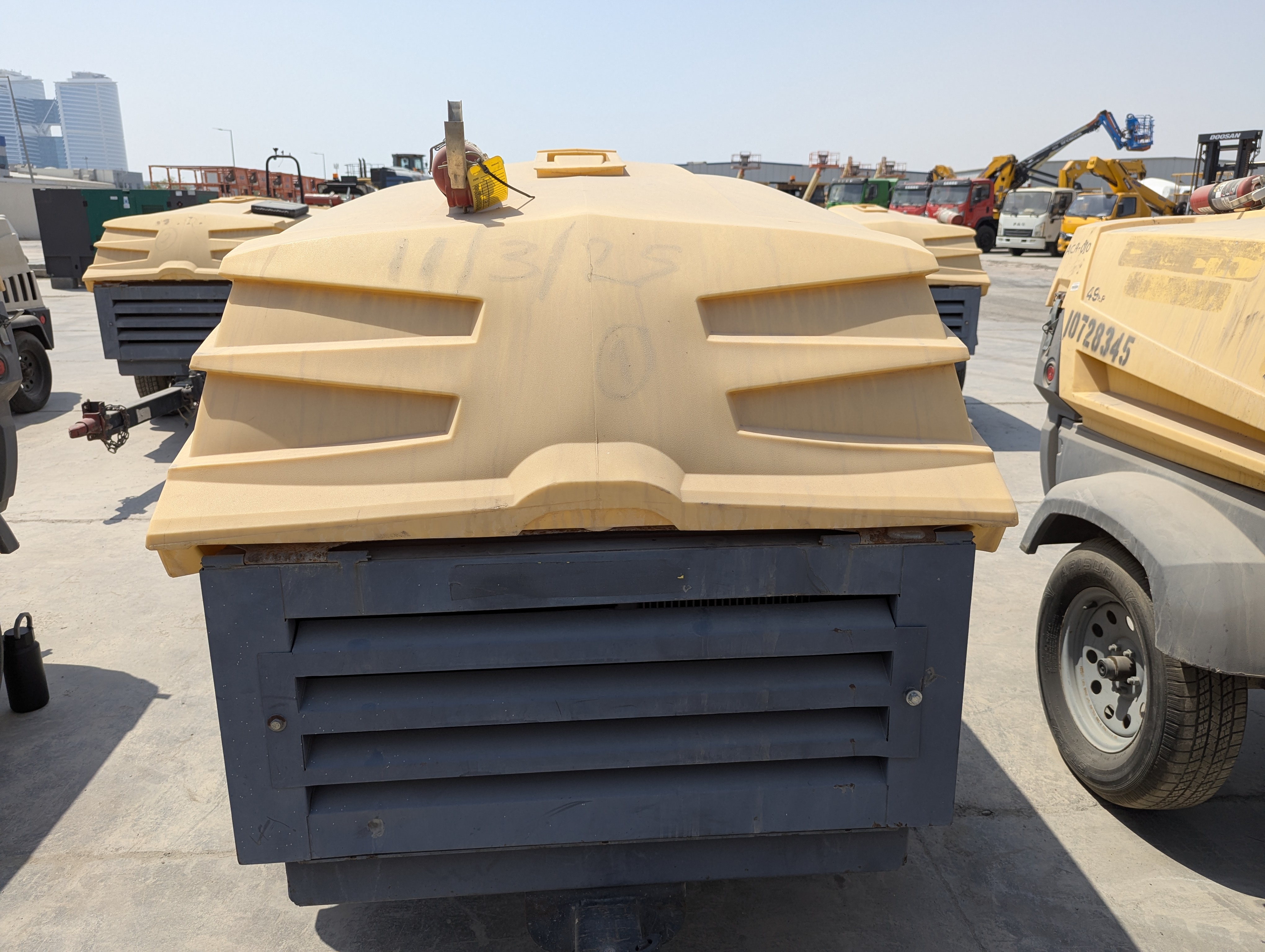 ACA-011-Atlas-Copco-XAS-185-T4F-Air-compressors-inspection-Structure-Paint-1