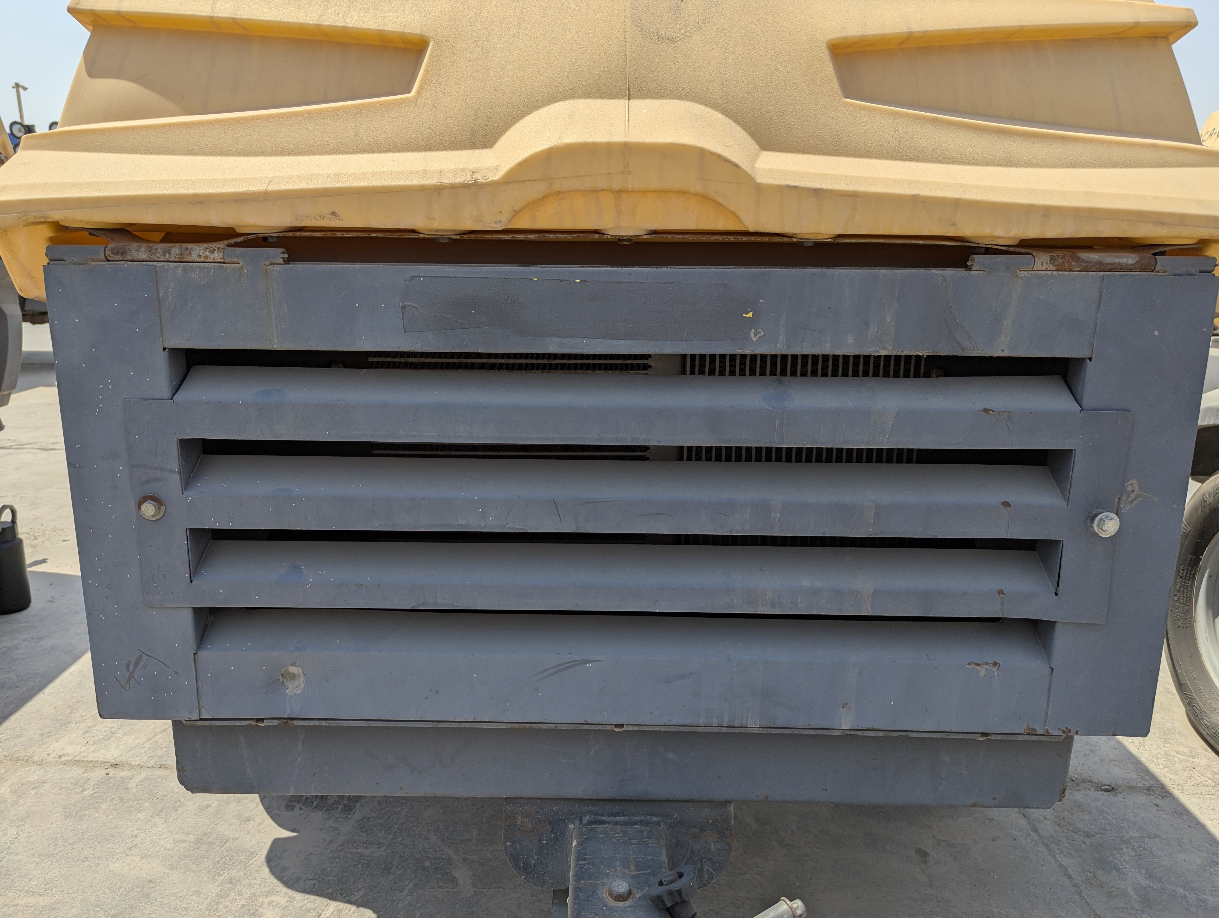 ACA-011-Atlas-Copco-XAS-185-T4F-Air-compressors-inspection-Structure-Sheet-metal-(fiberglass)-1