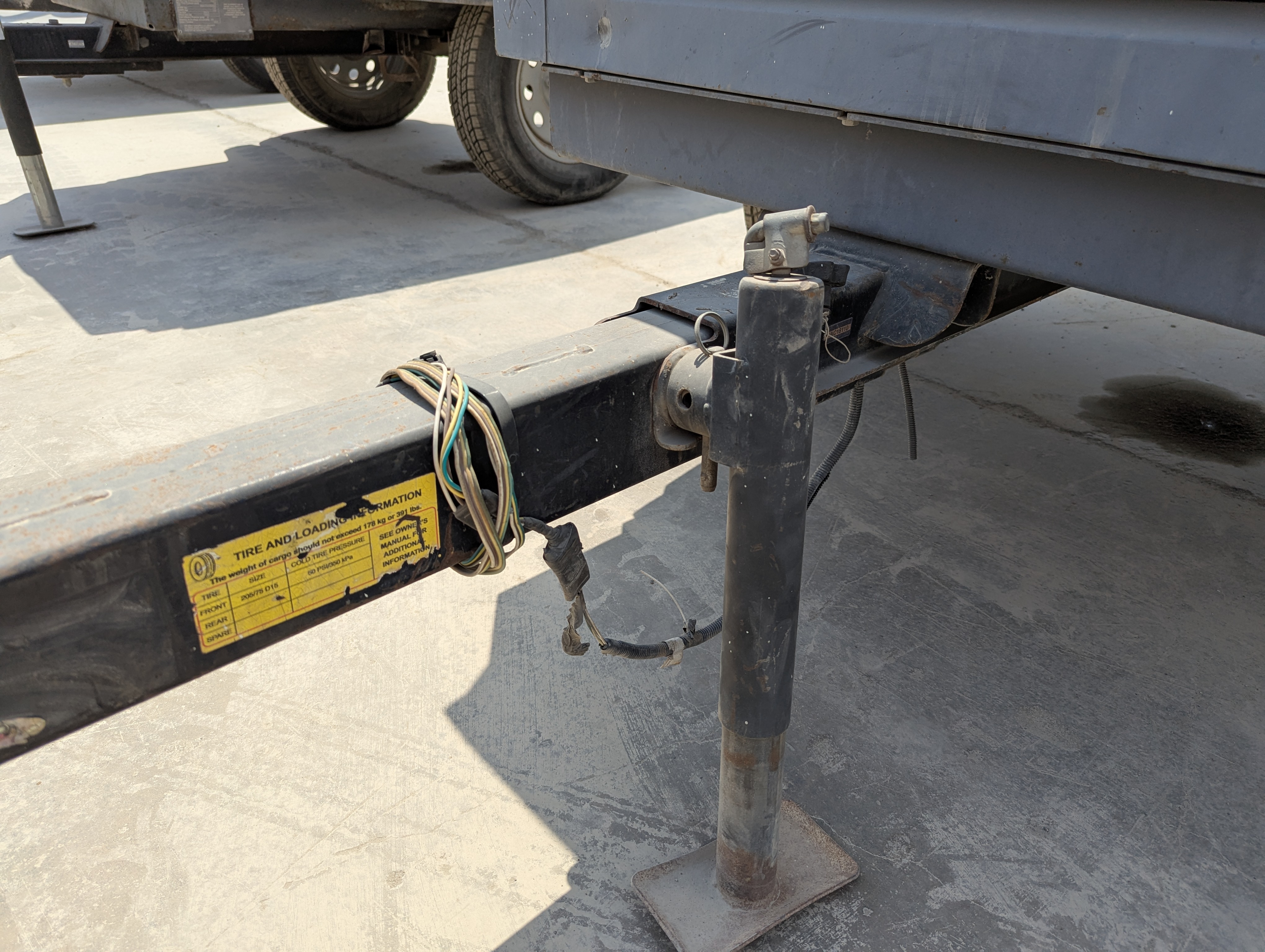 ACA-011-Atlas-Copco-XAS-185-T4F-Air-compressors-inspection-Structure-Trailer-jack-1