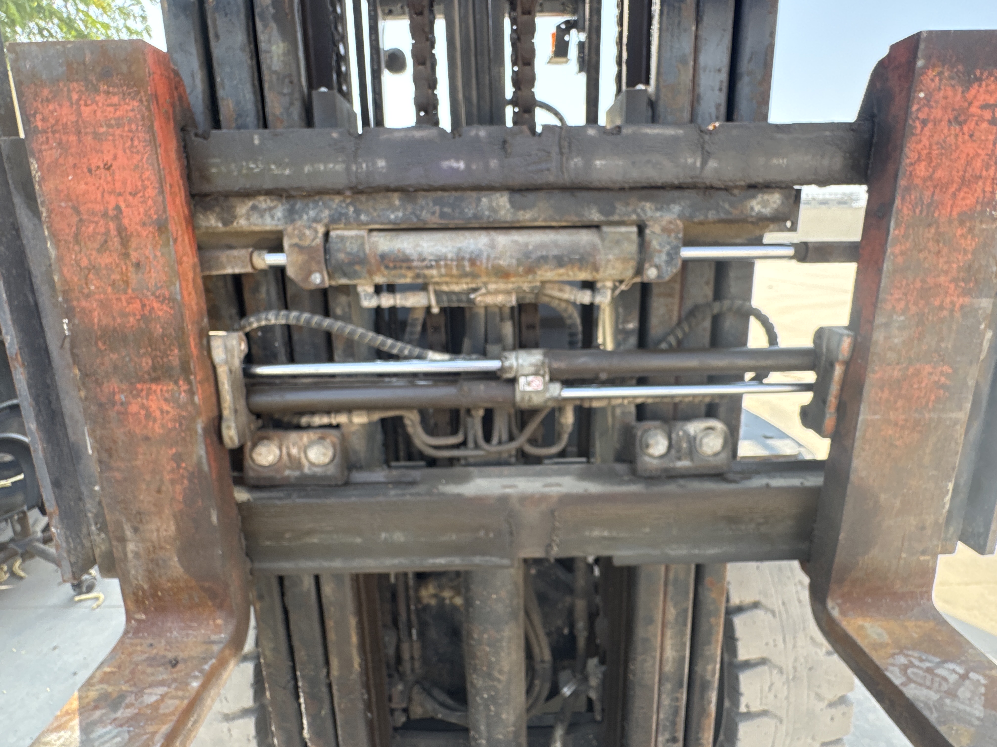 FLM-011-Toyota-8FDU30-Forklifts-inspection-Chassis-Carriage-1