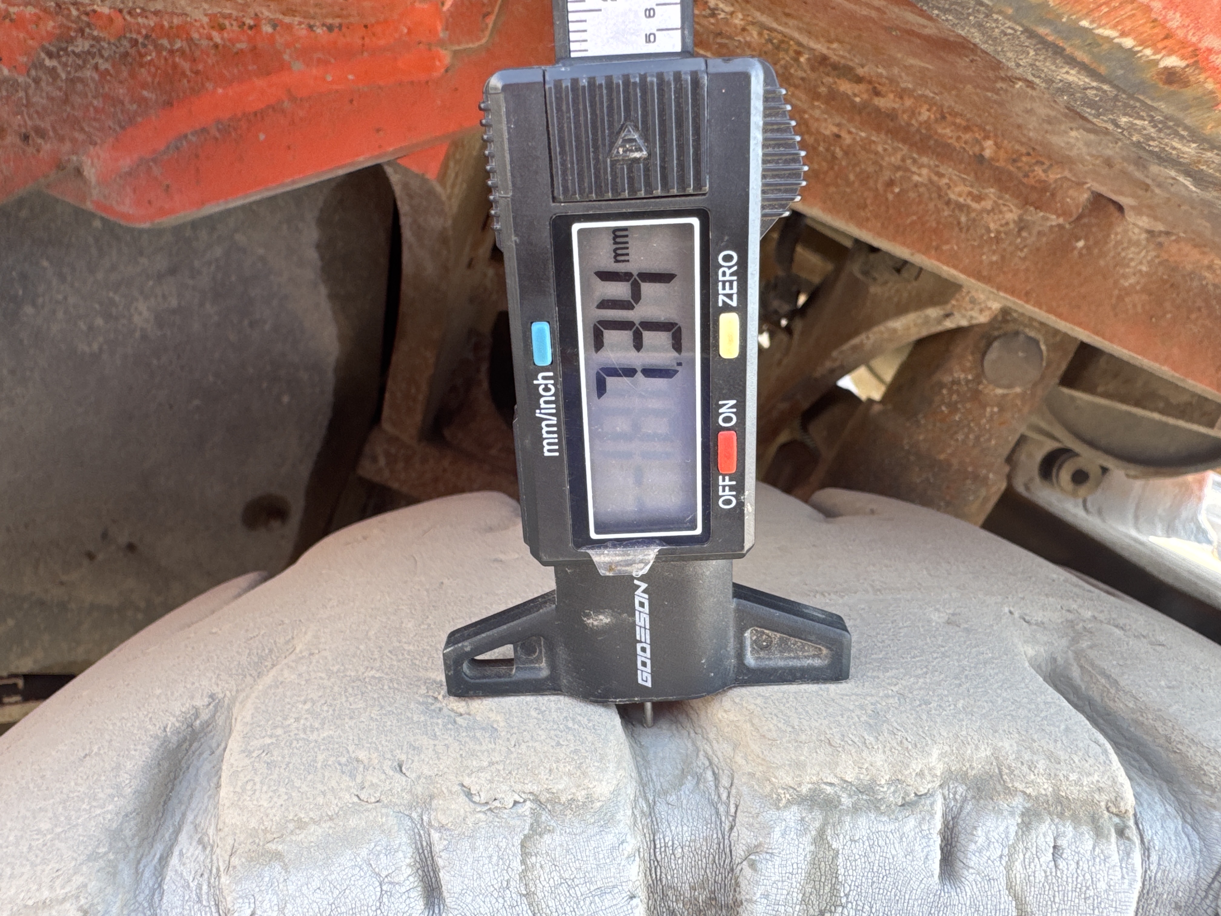 FLM-011-Toyota-8FDU30-Forklifts-inspection-Chassis-Left-rear-tire---tread-depth-1