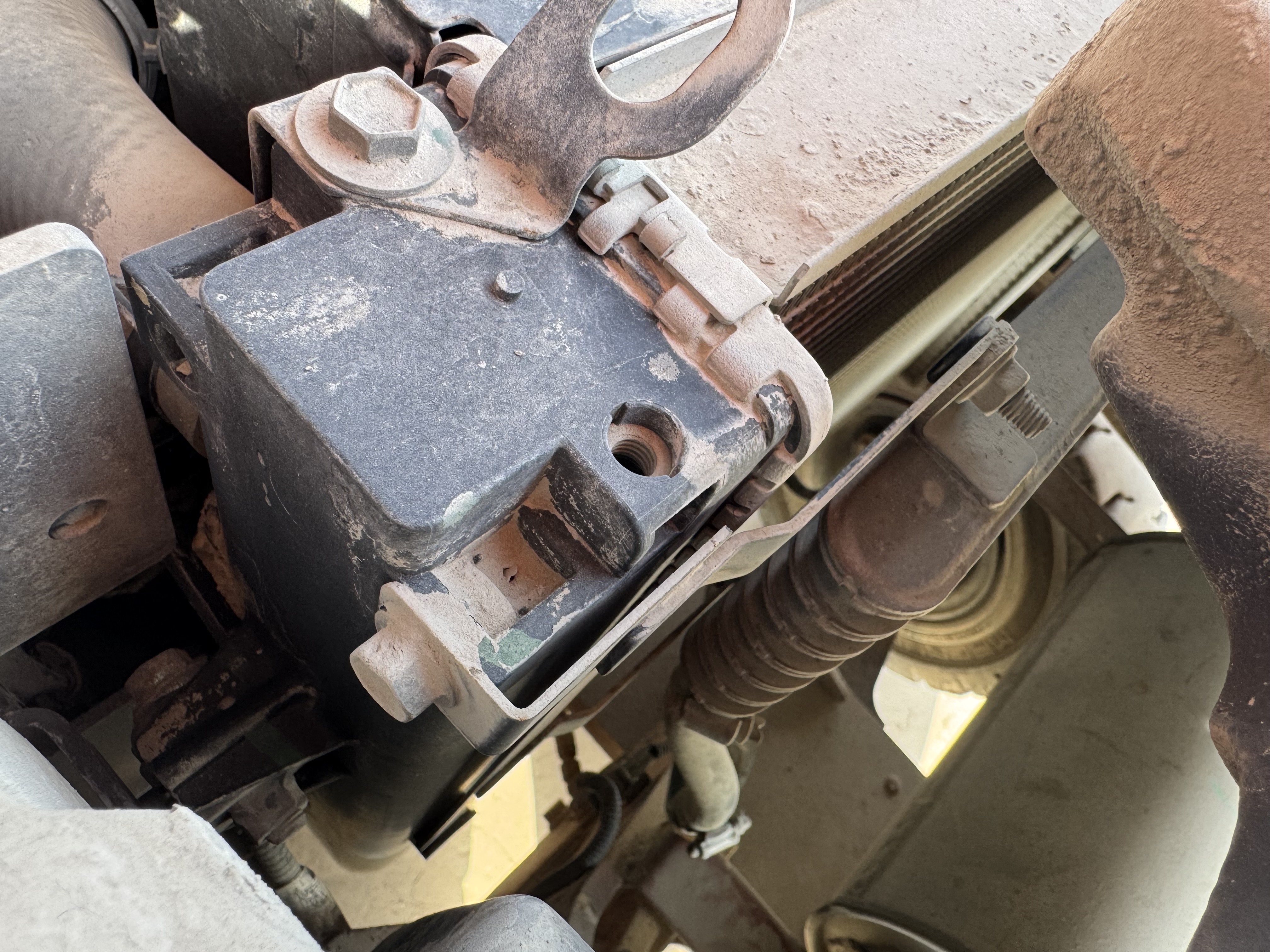 FLM-011-Toyota-8FDU30-Forklifts-inspection-Engine-Radiator,-oil-cooler-and-air-cooler-1