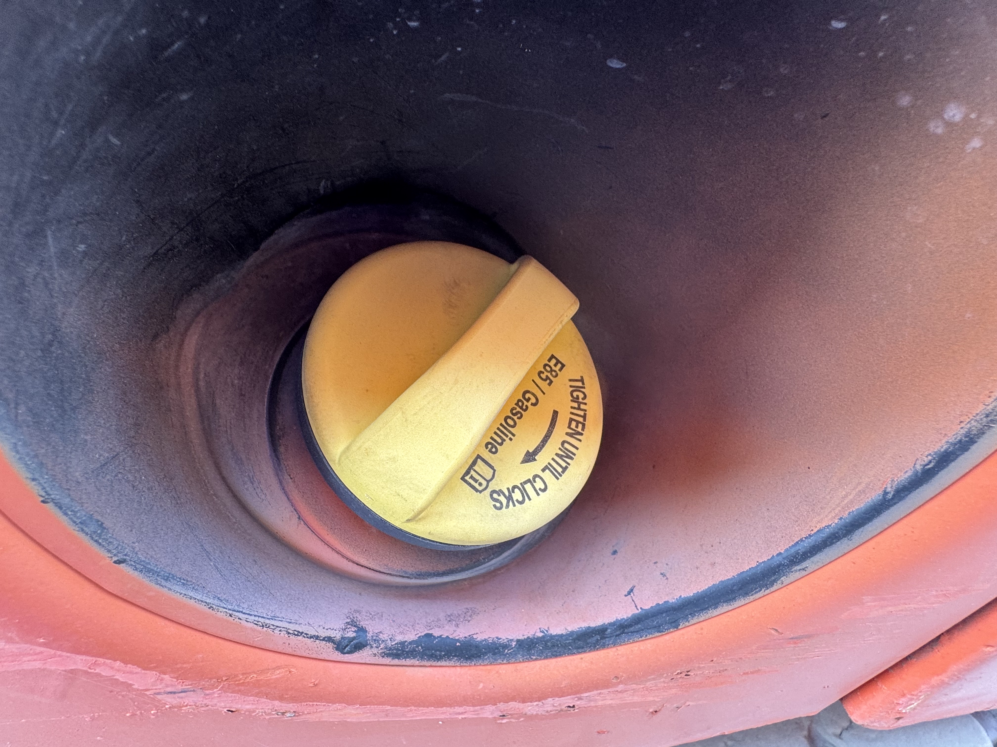 FLM-011-Toyota-8FDU30-Forklifts-inspection-Engine-Fuel-tank-1
