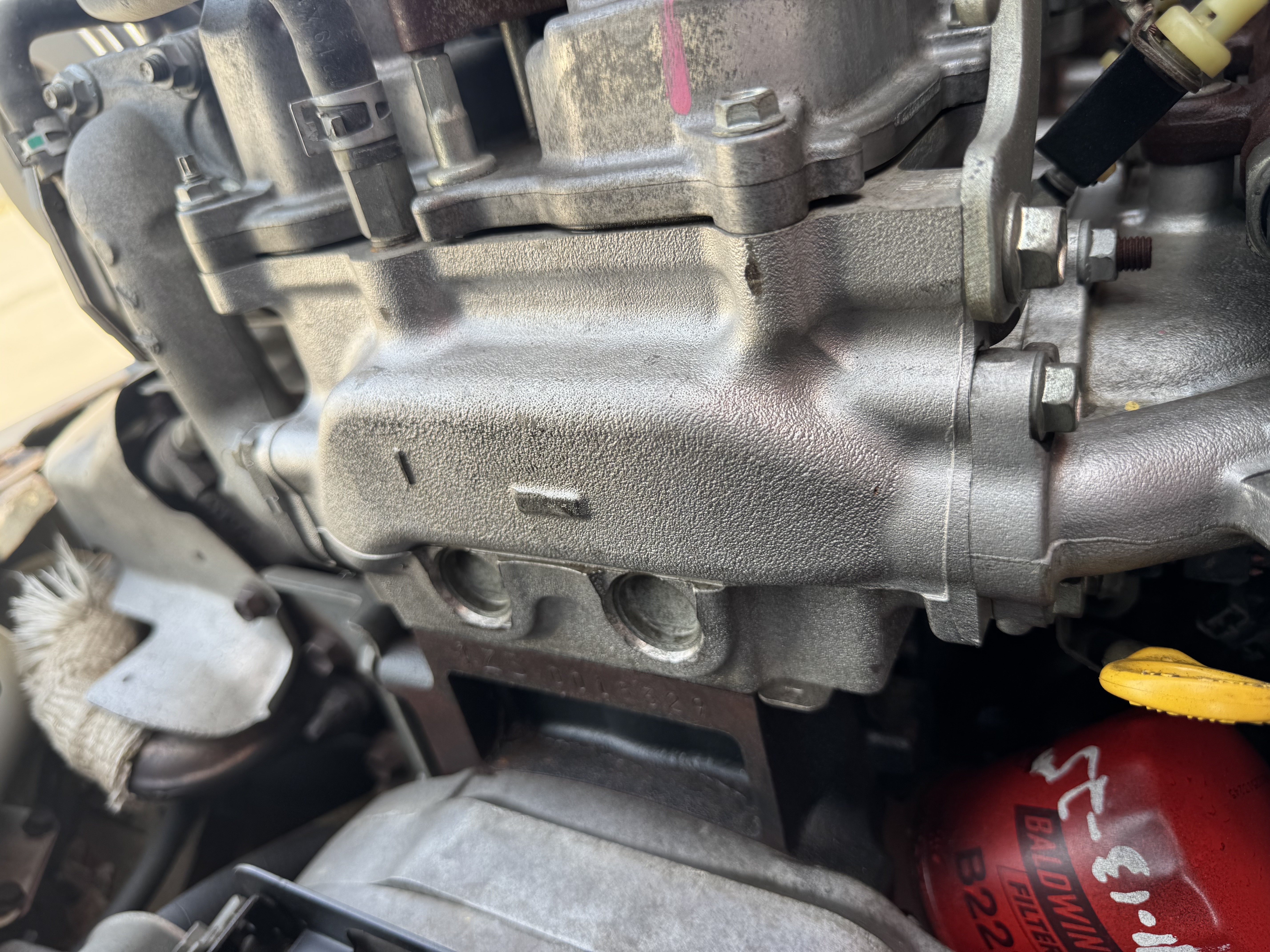 FLM-011-Toyota-8FDU30-Forklifts-inspection-Engine-Engine-oil-leaks-1
