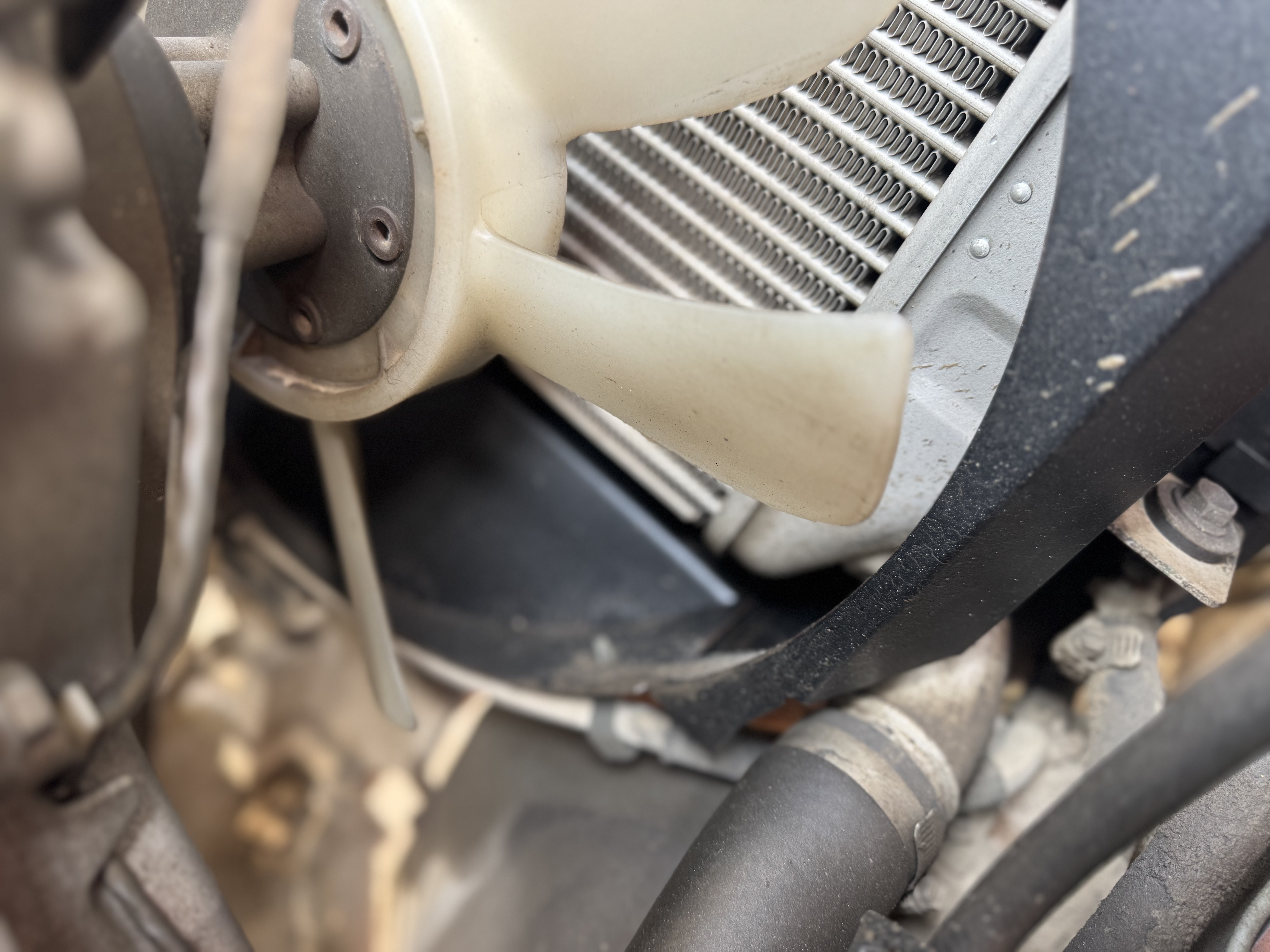 FLM-011-Toyota-8FDU30-Forklifts-inspection-Engine-Cooling-fan-and-fan-guard-1