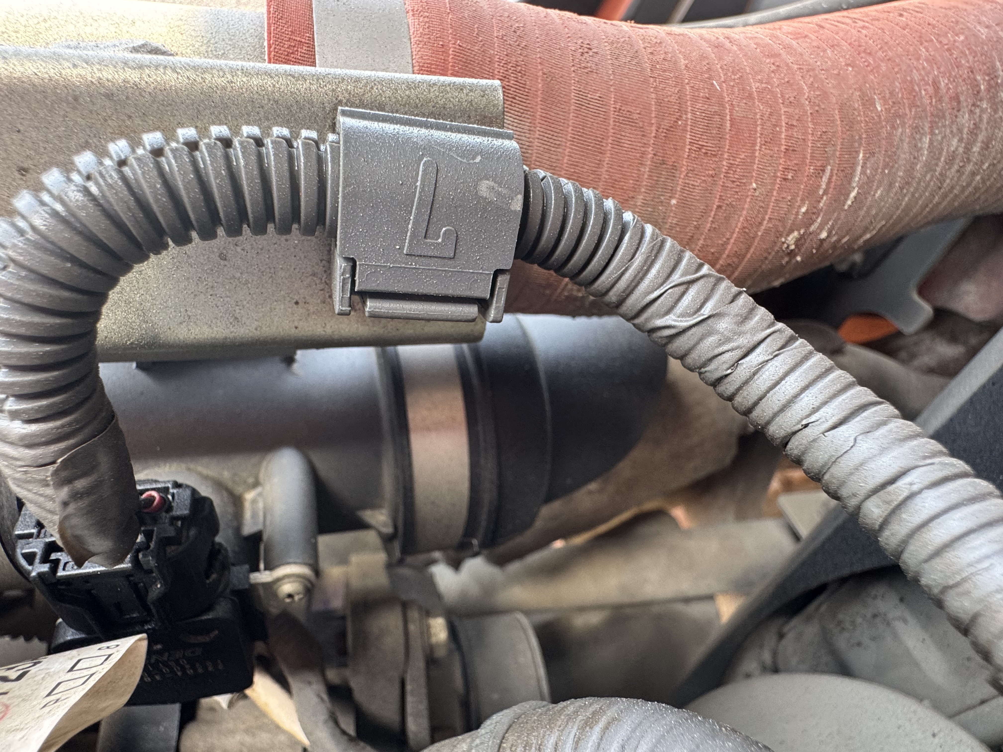 FLM-011-Toyota-8FDU30-Forklifts-inspection-Engine-Air-intake-system-1