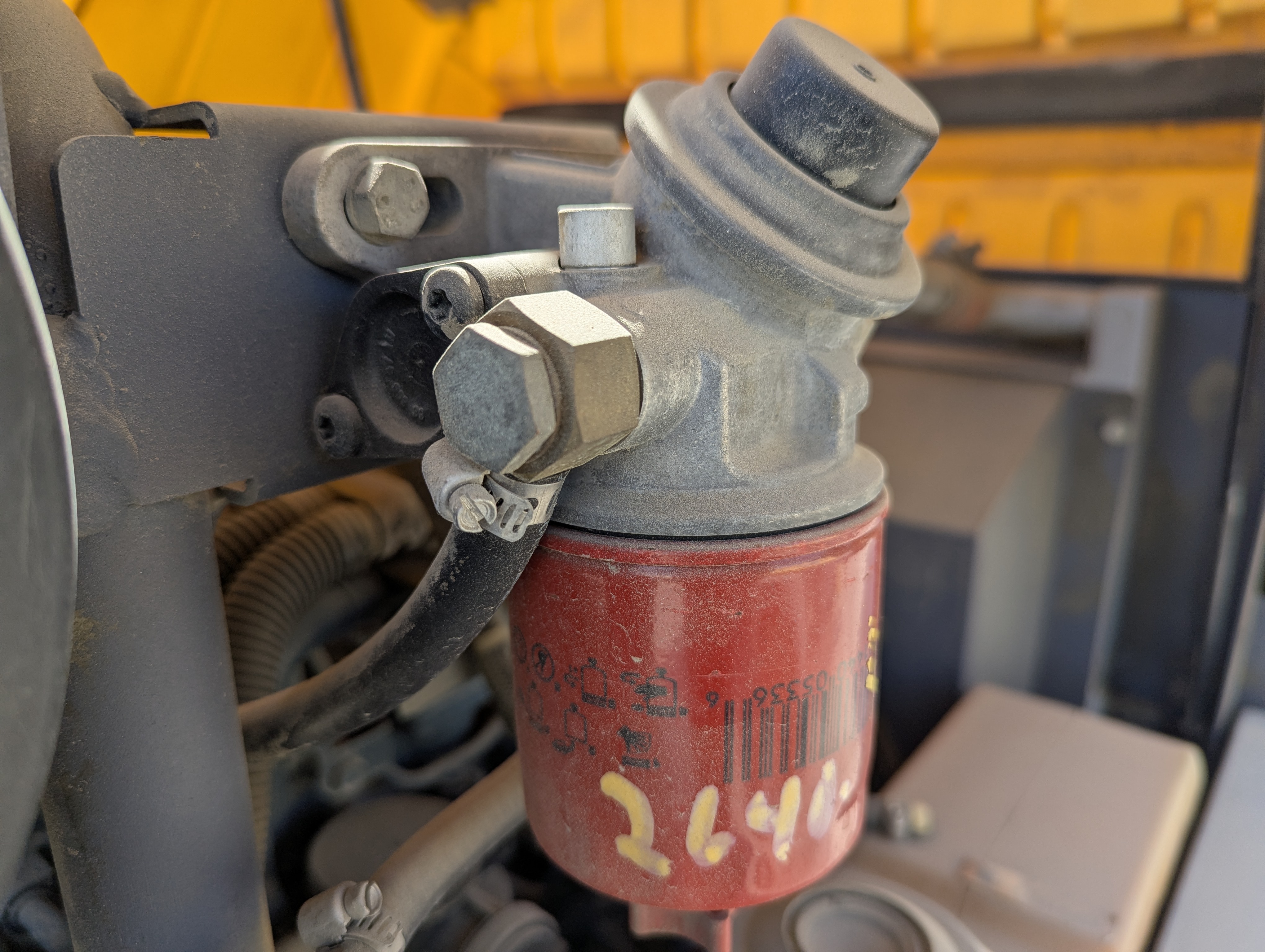 ACA-015-Atlas-Copco-XAS-185-T4F-Air-compressors-inspection-Engine-Fuel-leaks-1