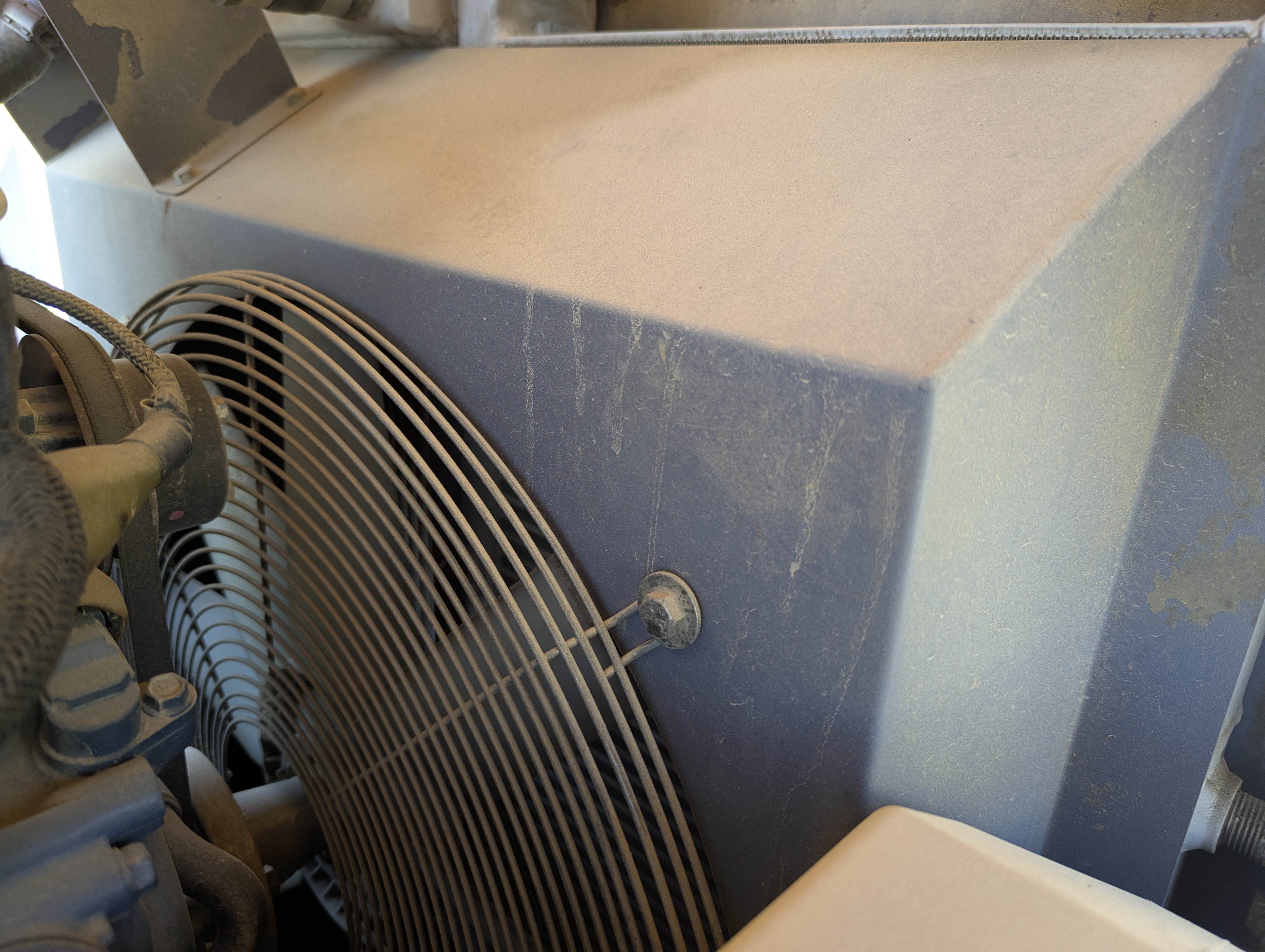 ACA-015-Atlas-Copco-XAS-185-T4F-Air-compressors-inspection-Engine-Cooling-fan-and-fan-guard-1