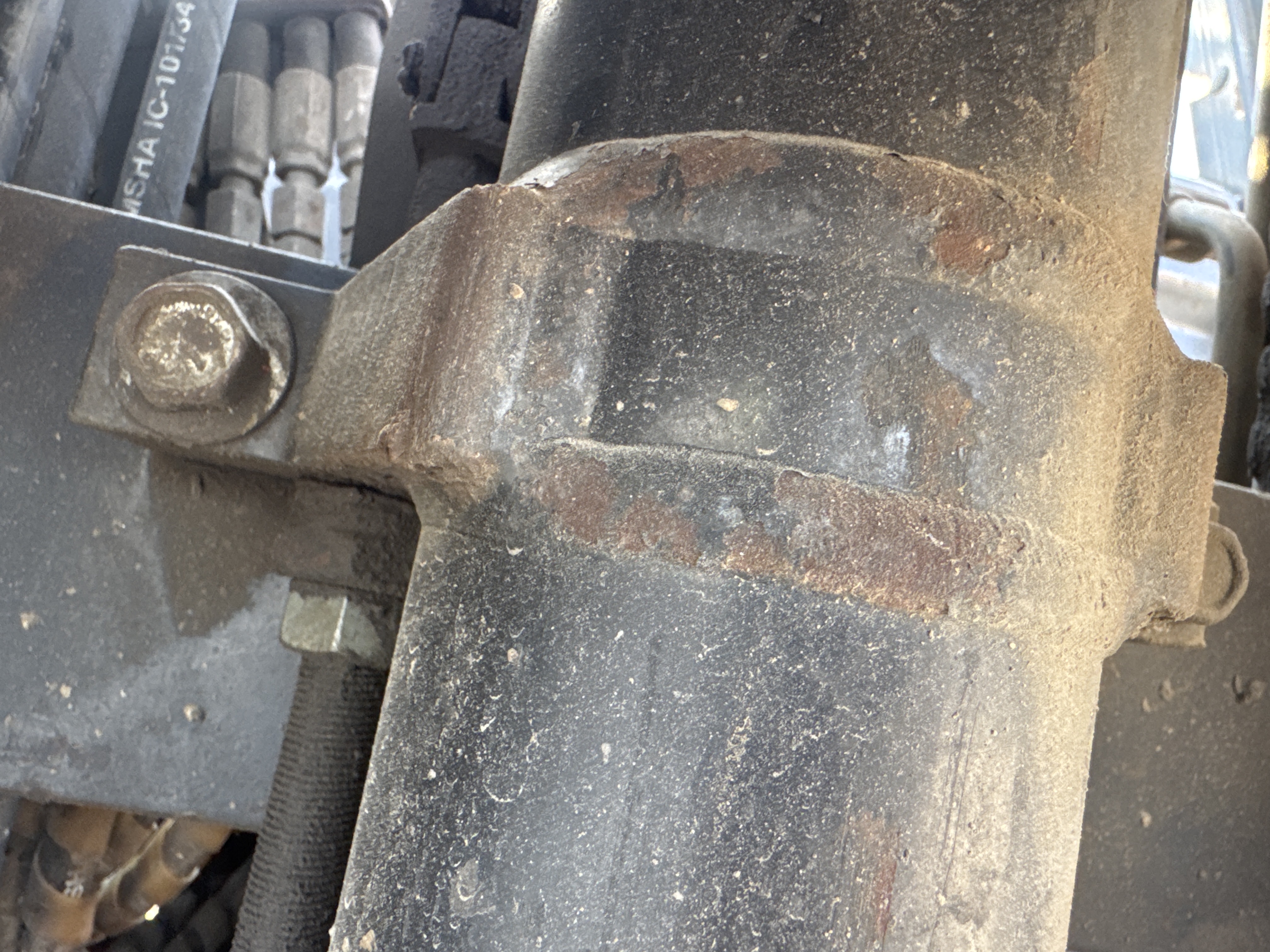 FLM-011-Toyota-8FDU30-Forklifts-inspection-Hydraulics-Hydraulic-pins-/-locks-1