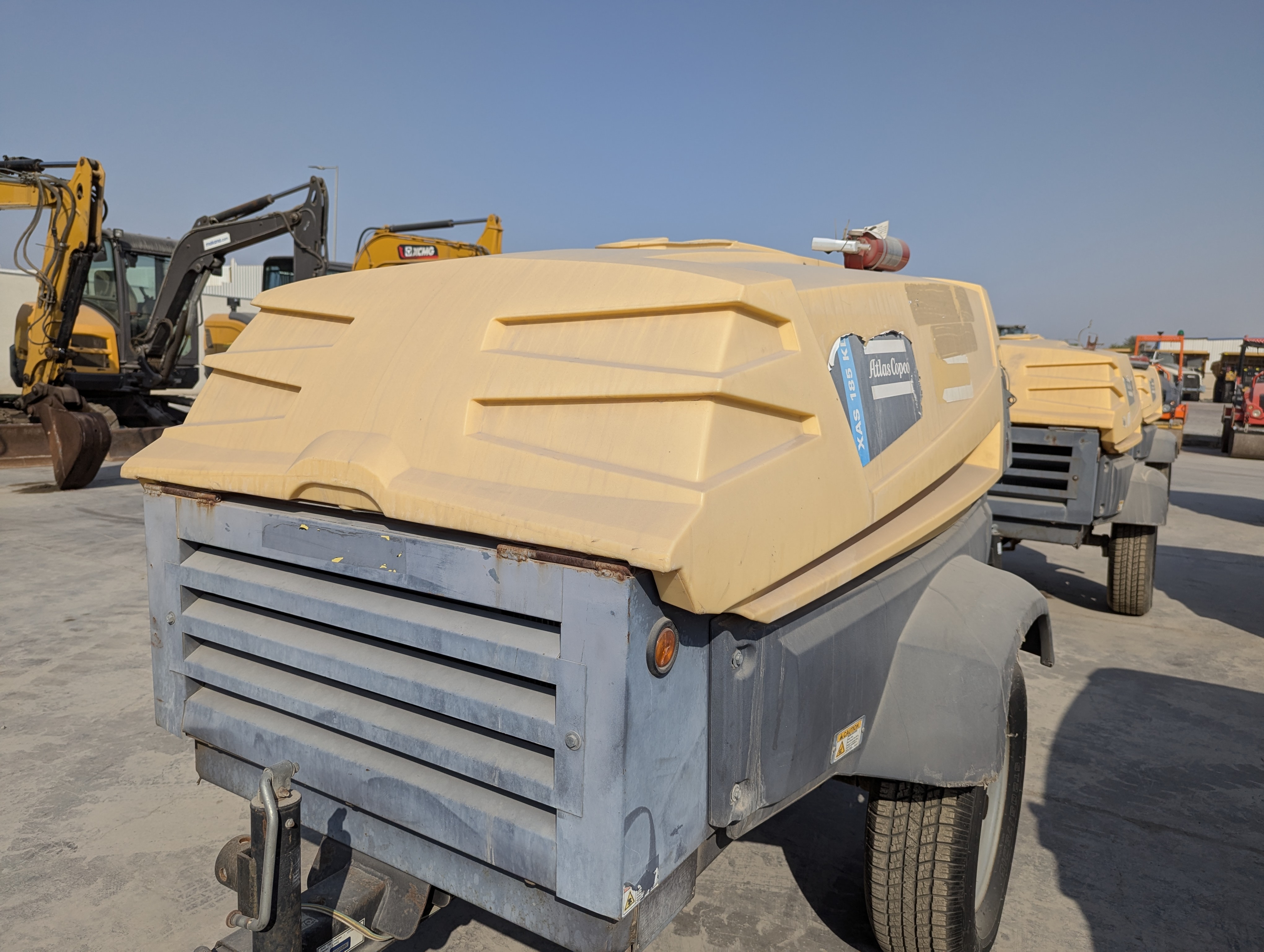 ACA-016-أطلس-كوبكو-XAS-185-T4F-كومبريسرات-هواء-فحص-الهيكل-الصبغ-1