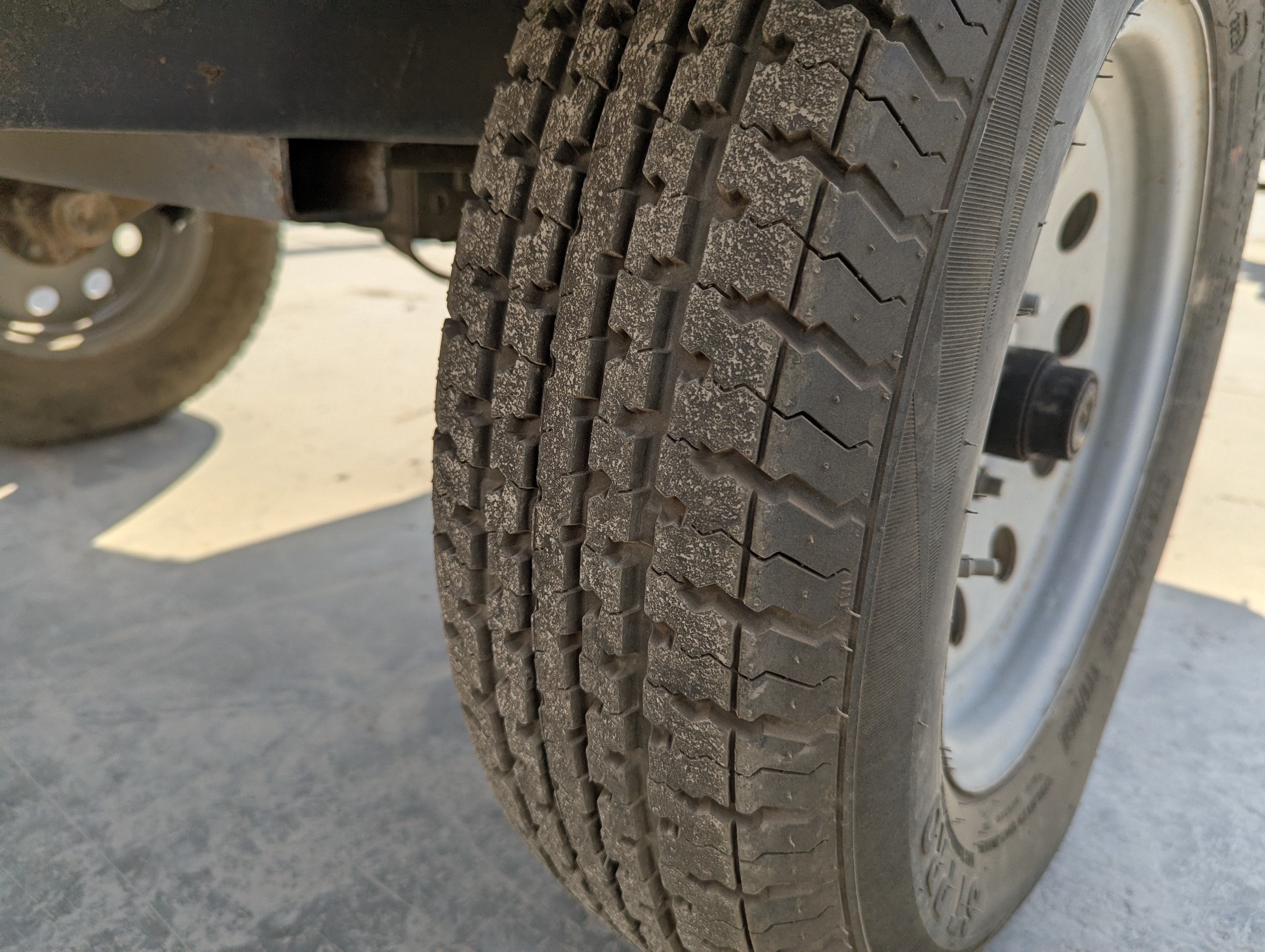 ACA-016-أطلس-كوبكو-XAS-185-T4F-كومبريسرات-هواء-فحص-الهيكل-حالة-الإطار-الأيمن-/-محور-العجلة-1