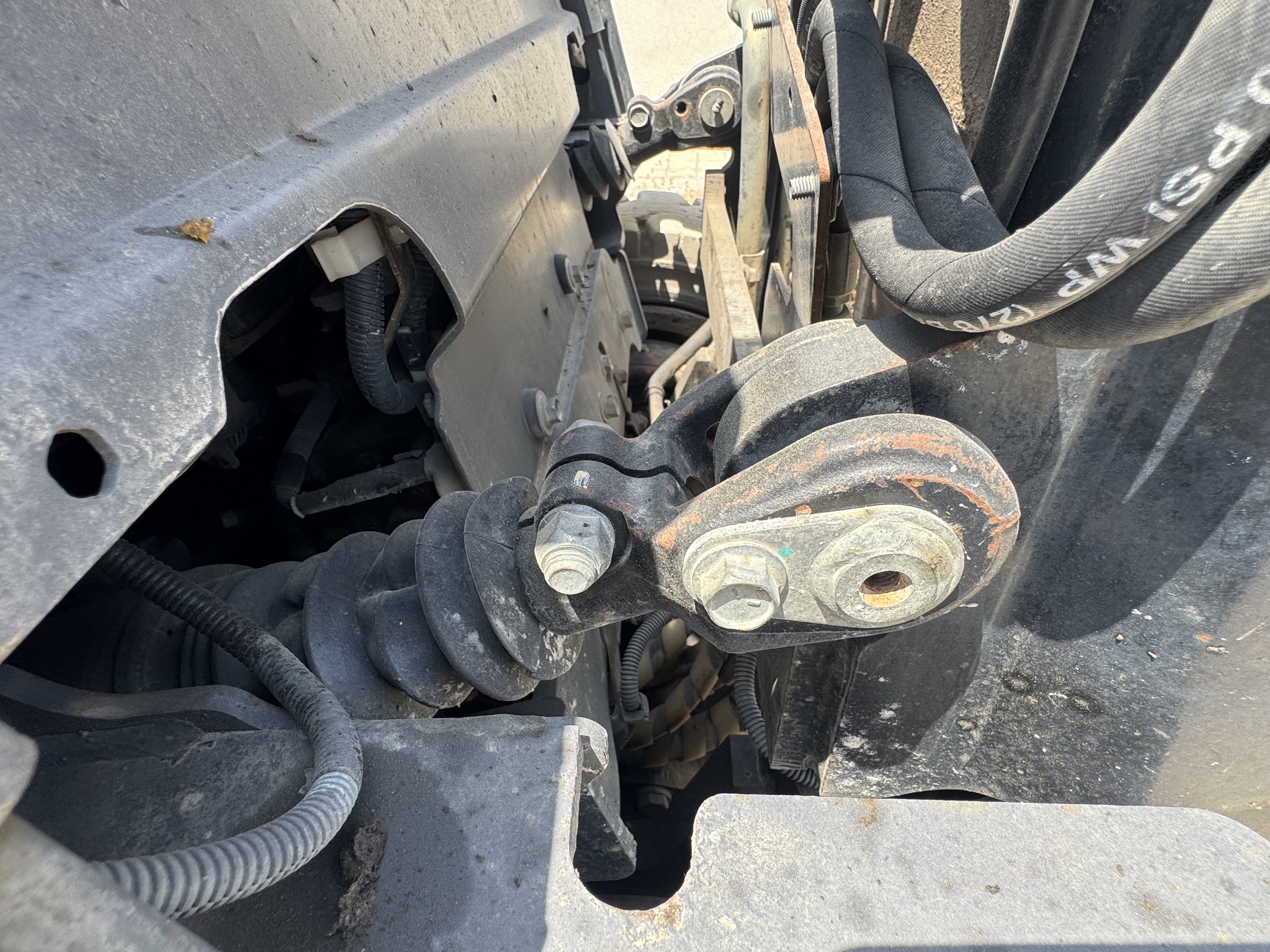 FLM-011-Toyota-8FDU30-Forklifts-inspection-Hydraulics-Tilt-cylinders-1