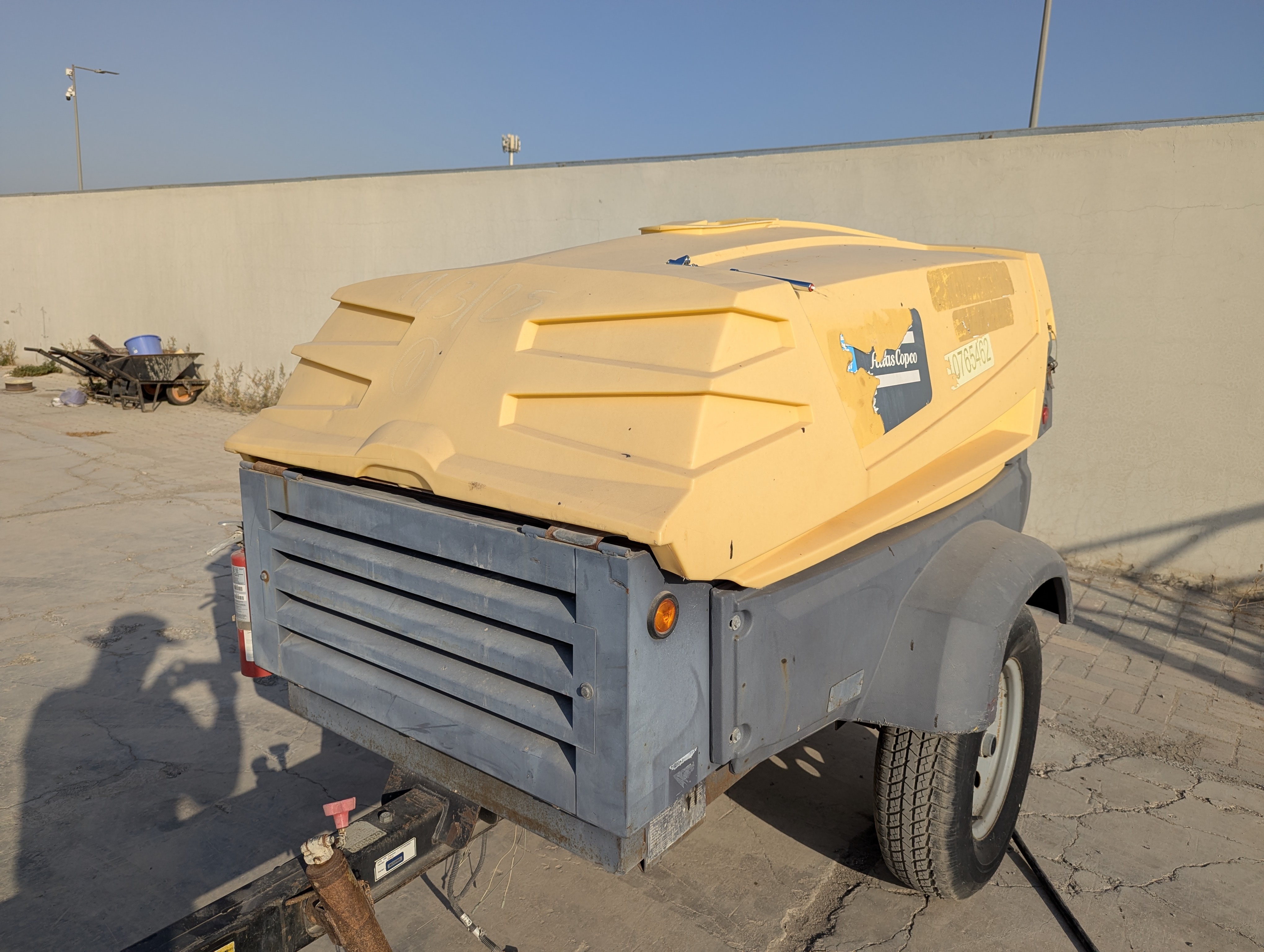 ACA-012-أطلس-كوبكو-XAS-185-T4F-كومبريسرات-هواء-فحص-الهيكل-الصبغ-1