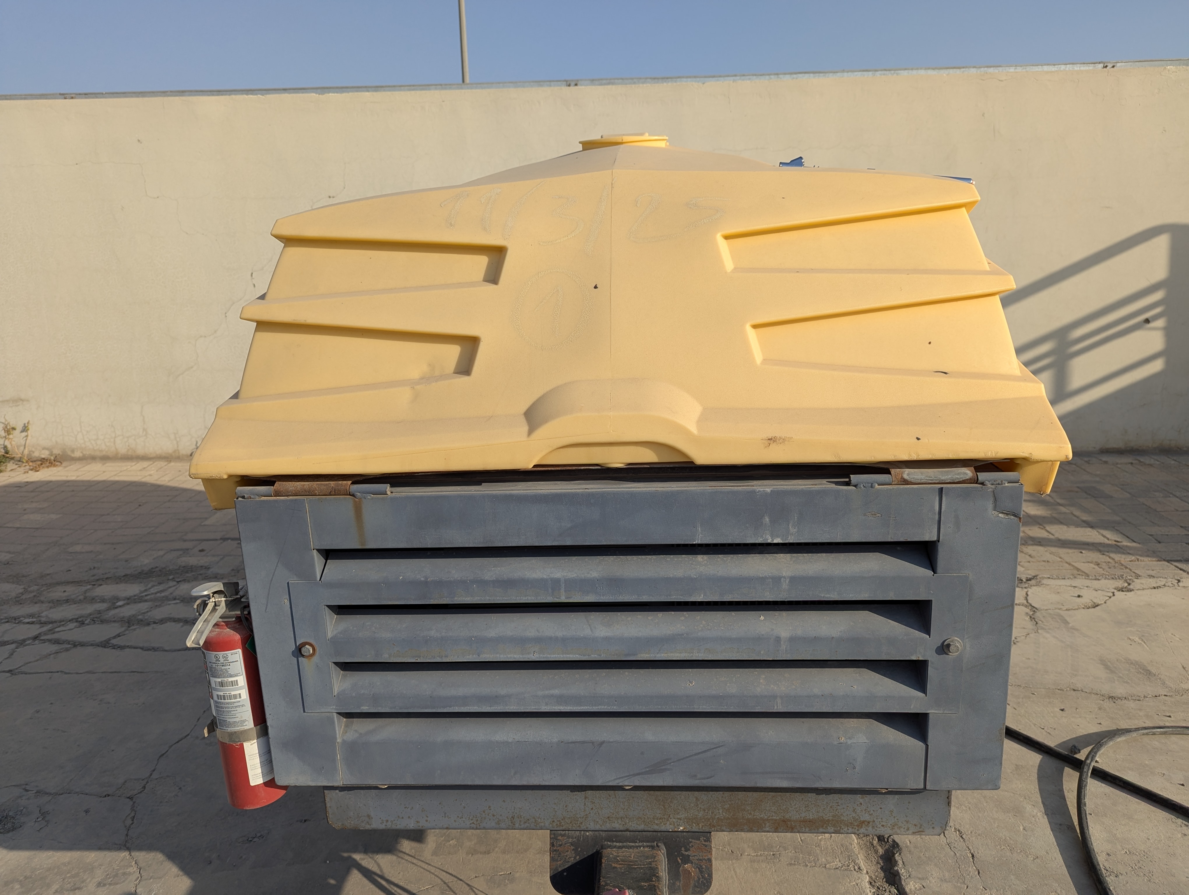 ACA-012-أطلس-كوبكو-XAS-185-T4F-كومبريسرات-هواء-فحص-الهيكل-الصبغ-1