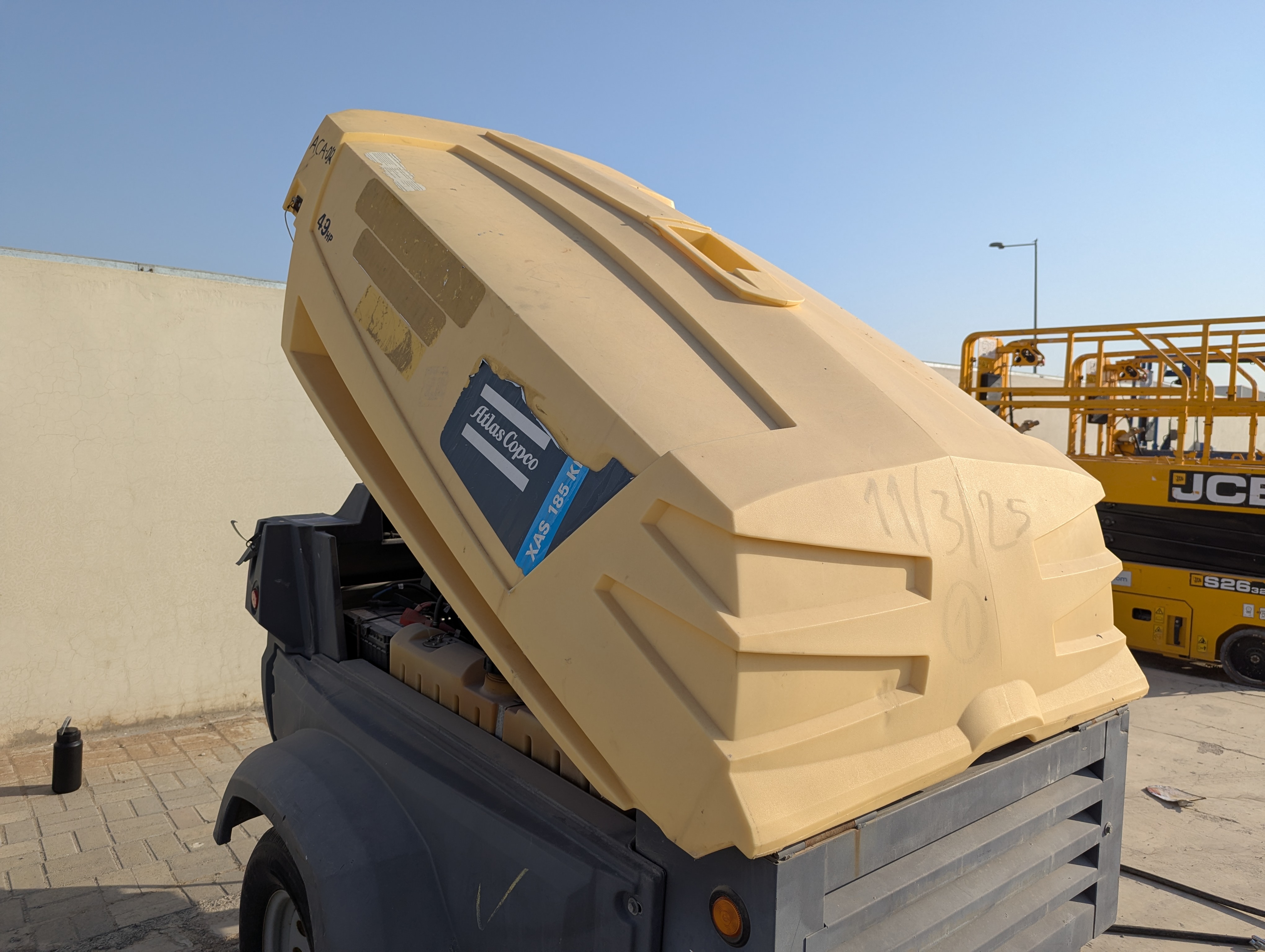 ACA-012-أطلس-كوبكو-XAS-185-T4F-كومبريسرات-هواء-فحص-الهيكل-مظلة-1