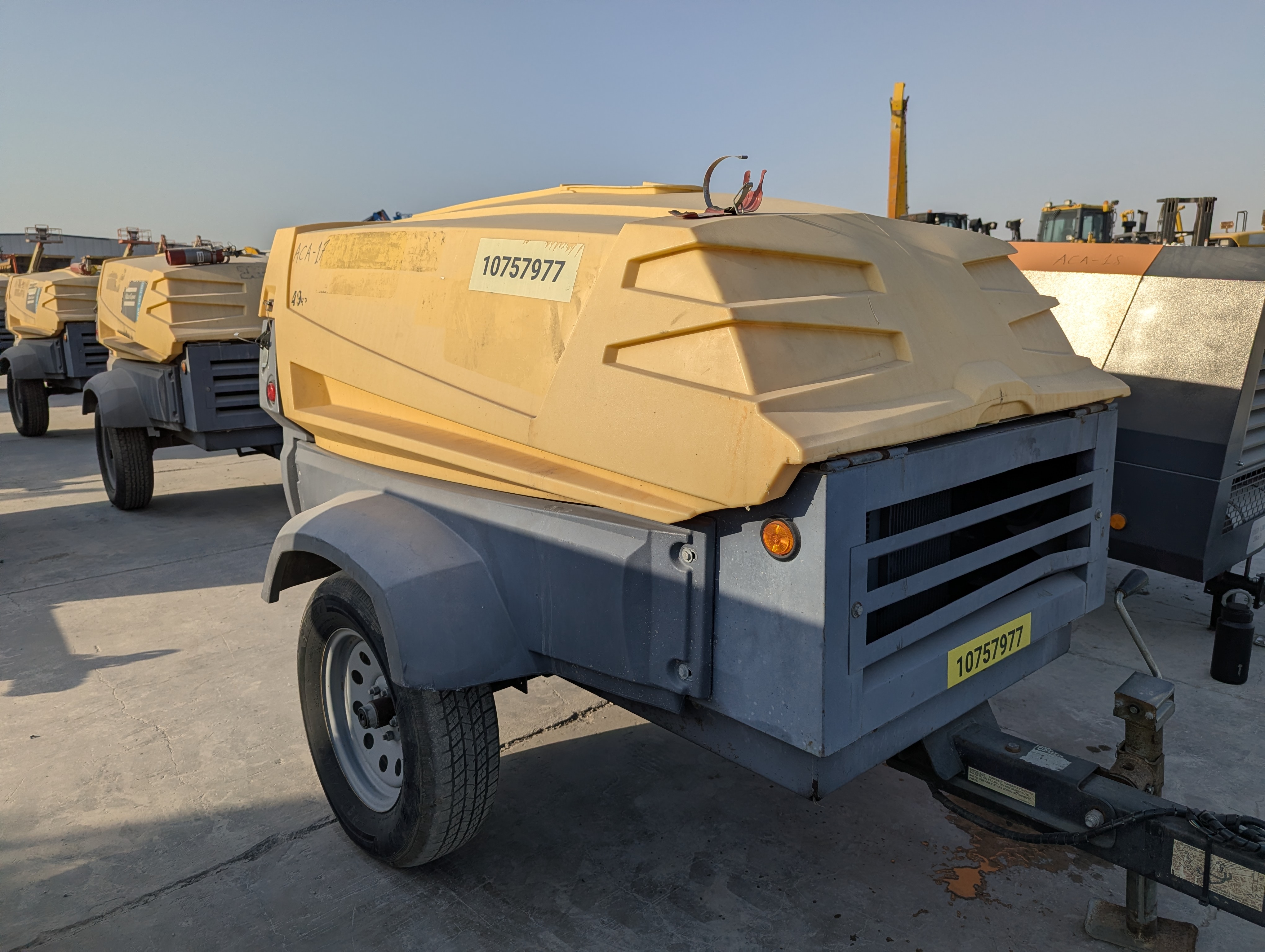 ACA-017-Atlas-Copco-XAS-185-T4F-Air-compressors-inspection-Structure-Paint-1