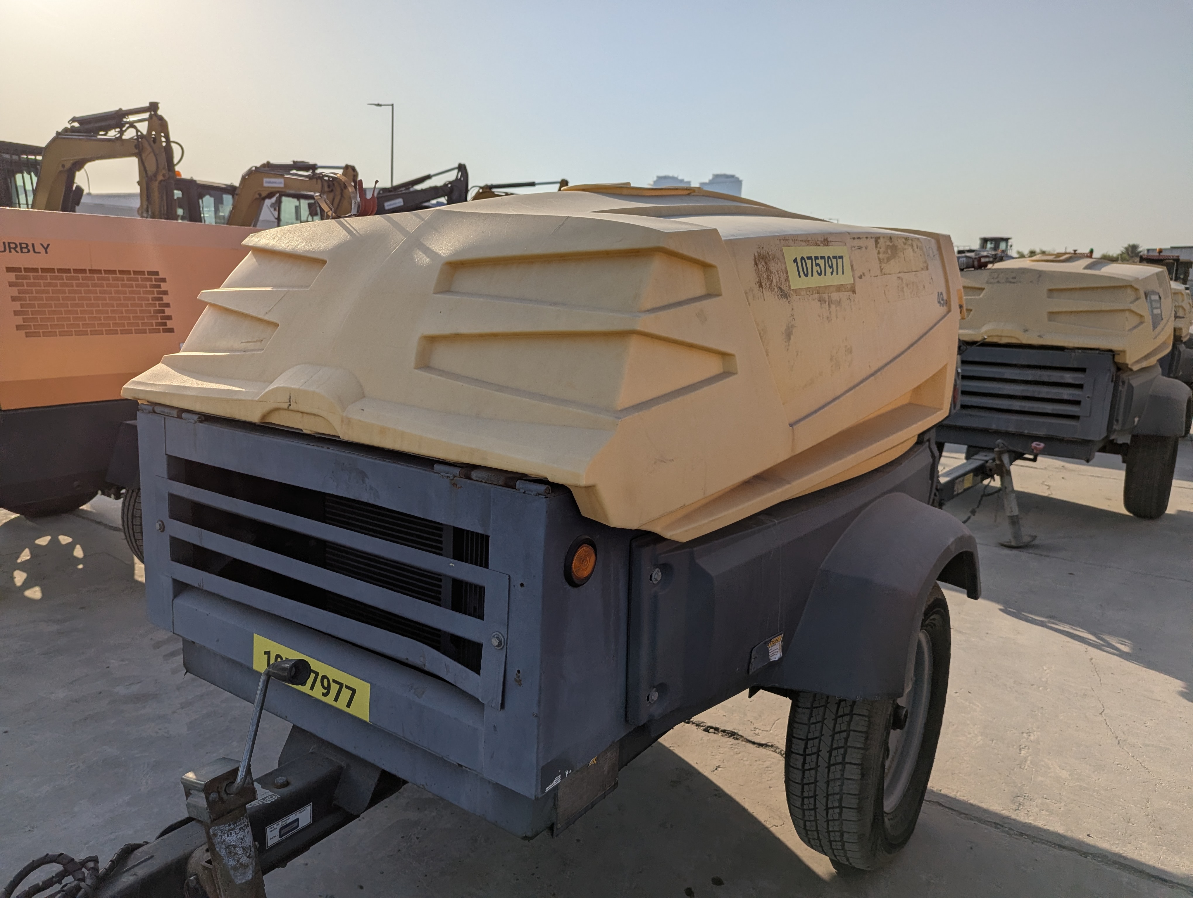 ACA-017-Atlas-Copco-XAS-185-T4F-Air-compressors-inspection-Structure-Paint-1
