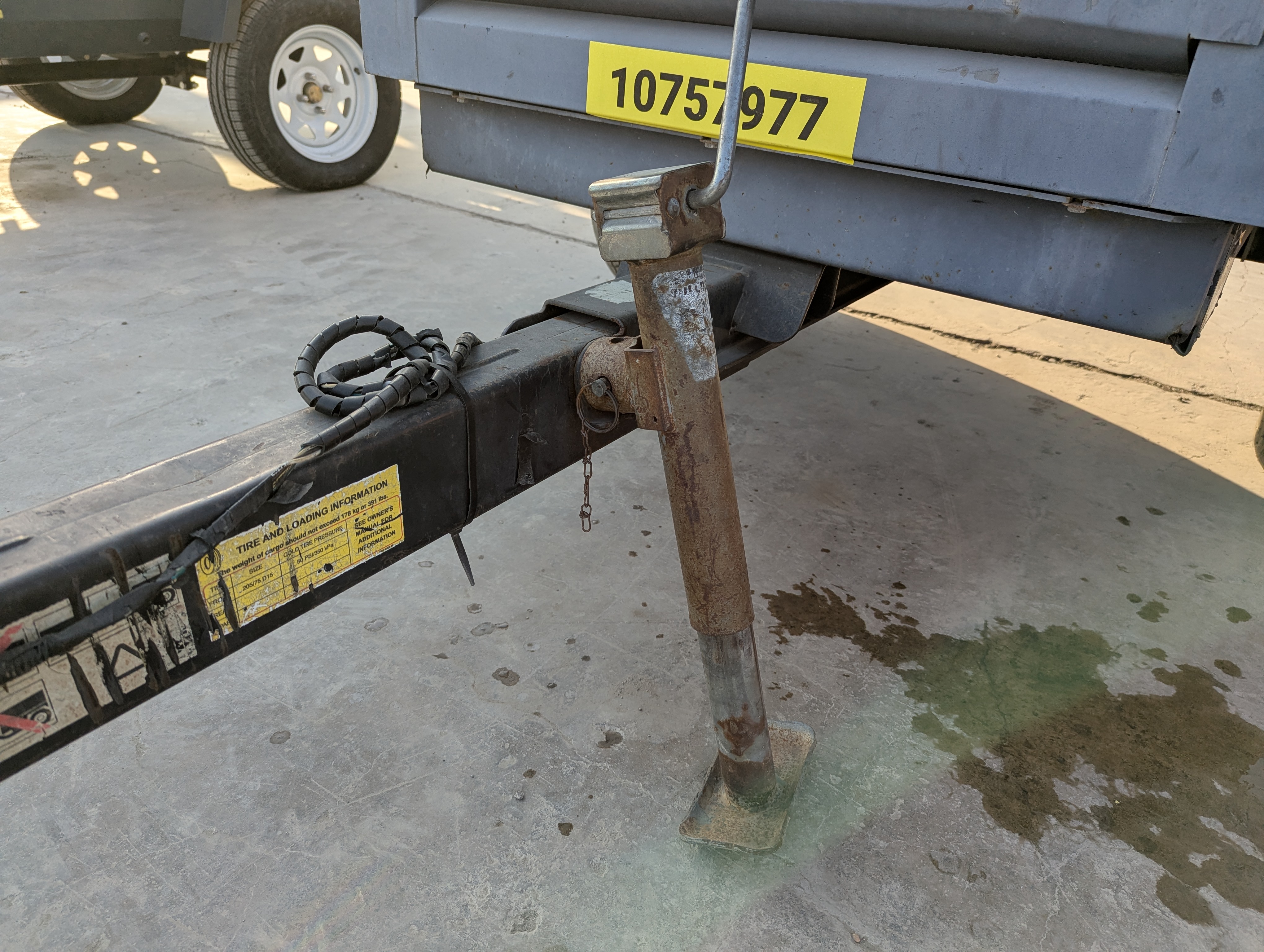 ACA-017-Atlas-Copco-XAS-185-T4F-Air-compressors-inspection-Structure-Trailer-jack-1