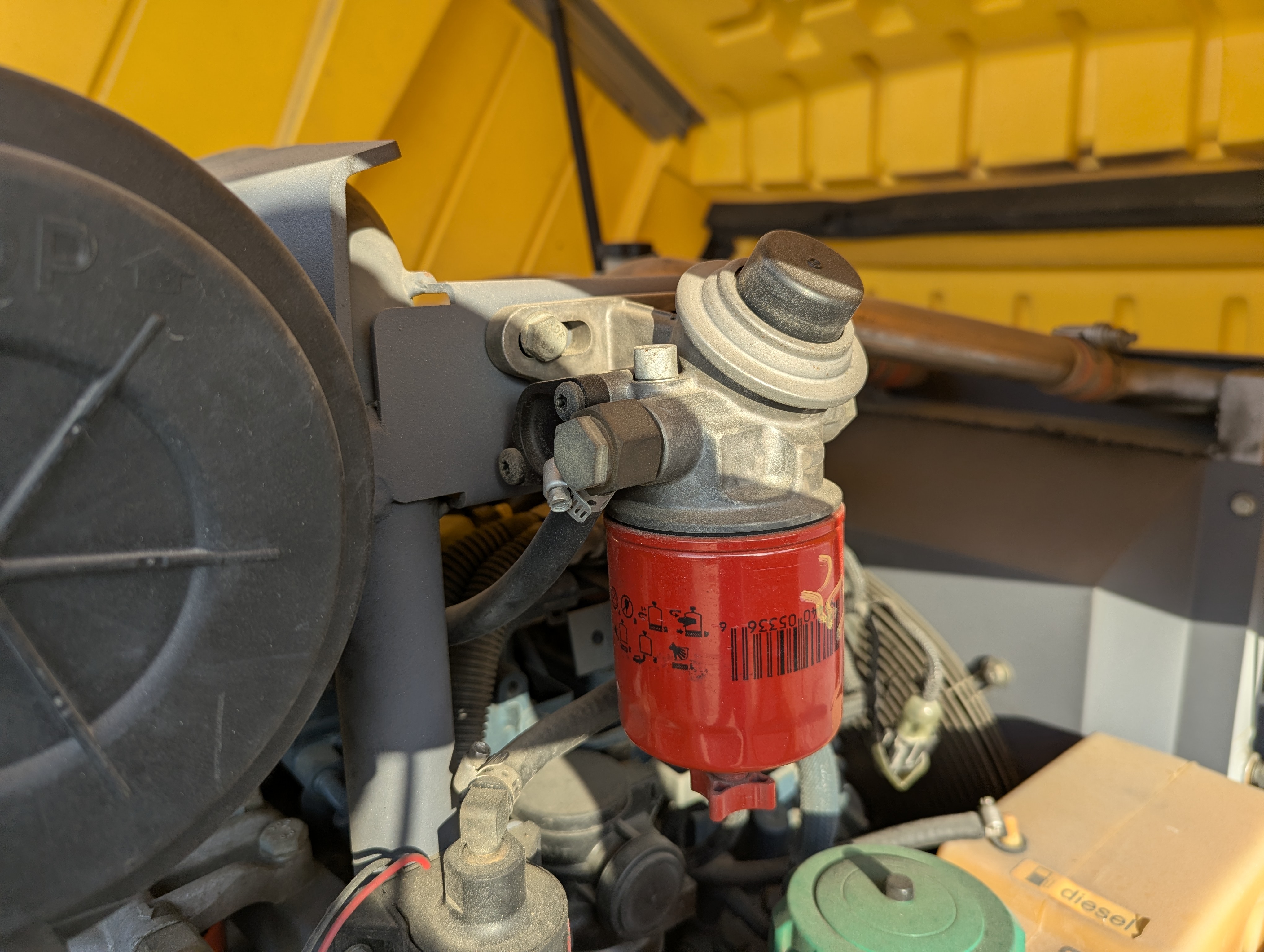ACA-017-Atlas-Copco-XAS-185-T4F-Air-compressors-inspection-Engine-Fuel-leaks-1