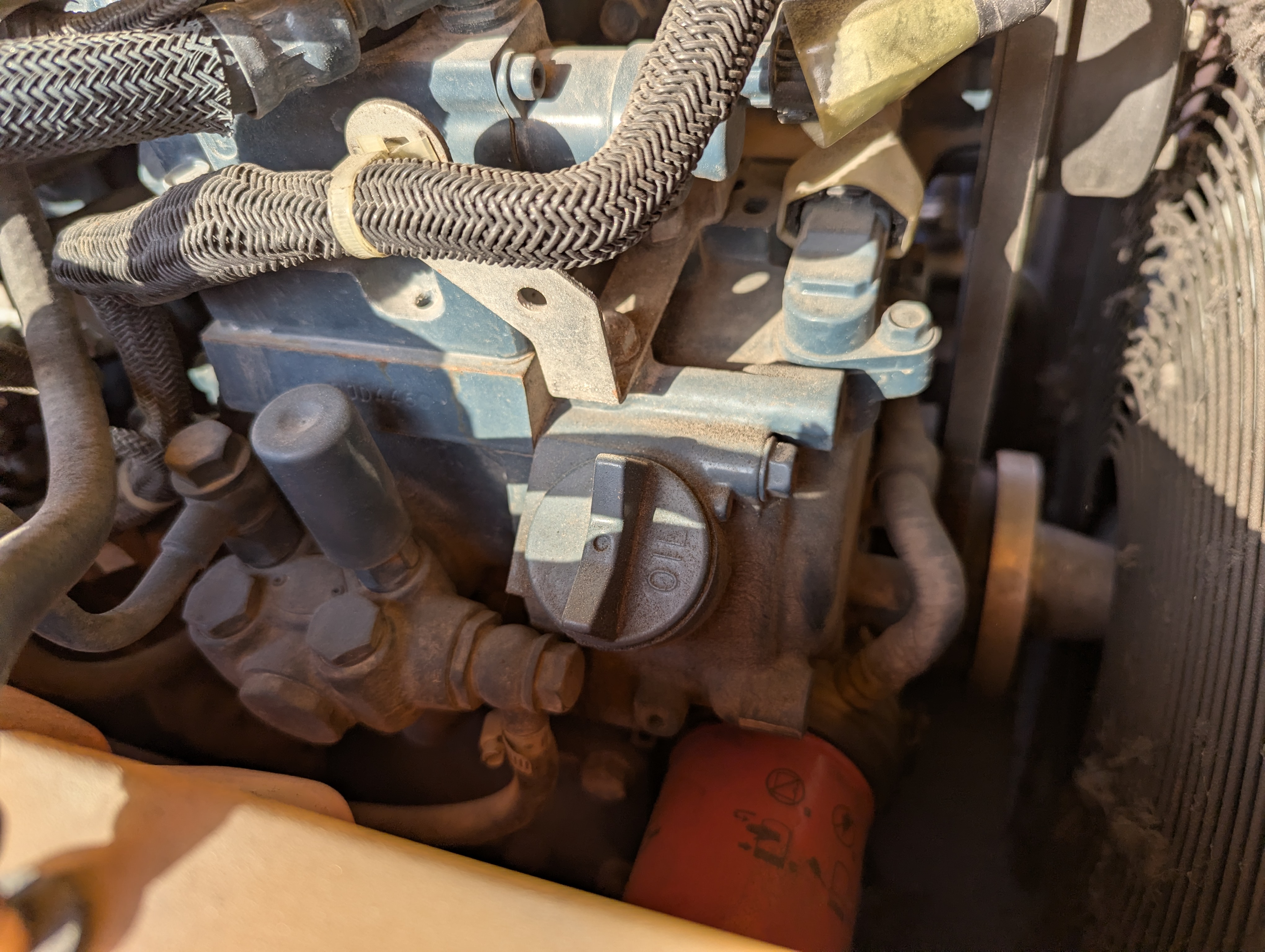 ACA-017-Atlas-Copco-XAS-185-T4F-Air-compressors-inspection-Engine-Engine-oil-leaks-1