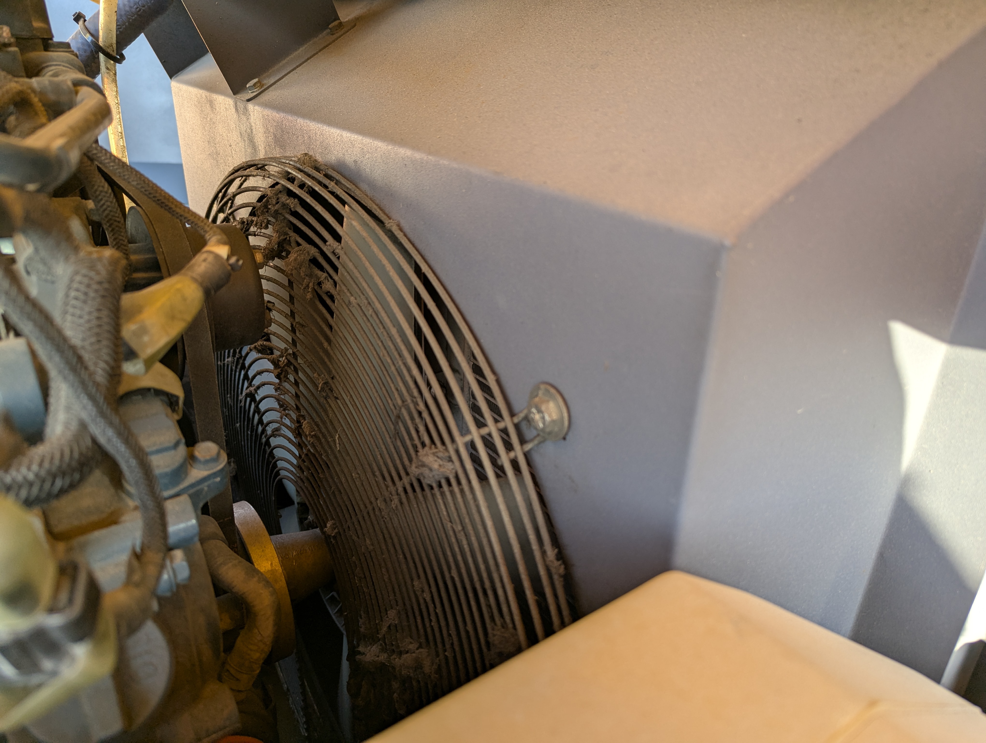 ACA-017-Atlas-Copco-XAS-185-T4F-Air-compressors-inspection-Engine-Cooling-fan-and-fan-guard-1