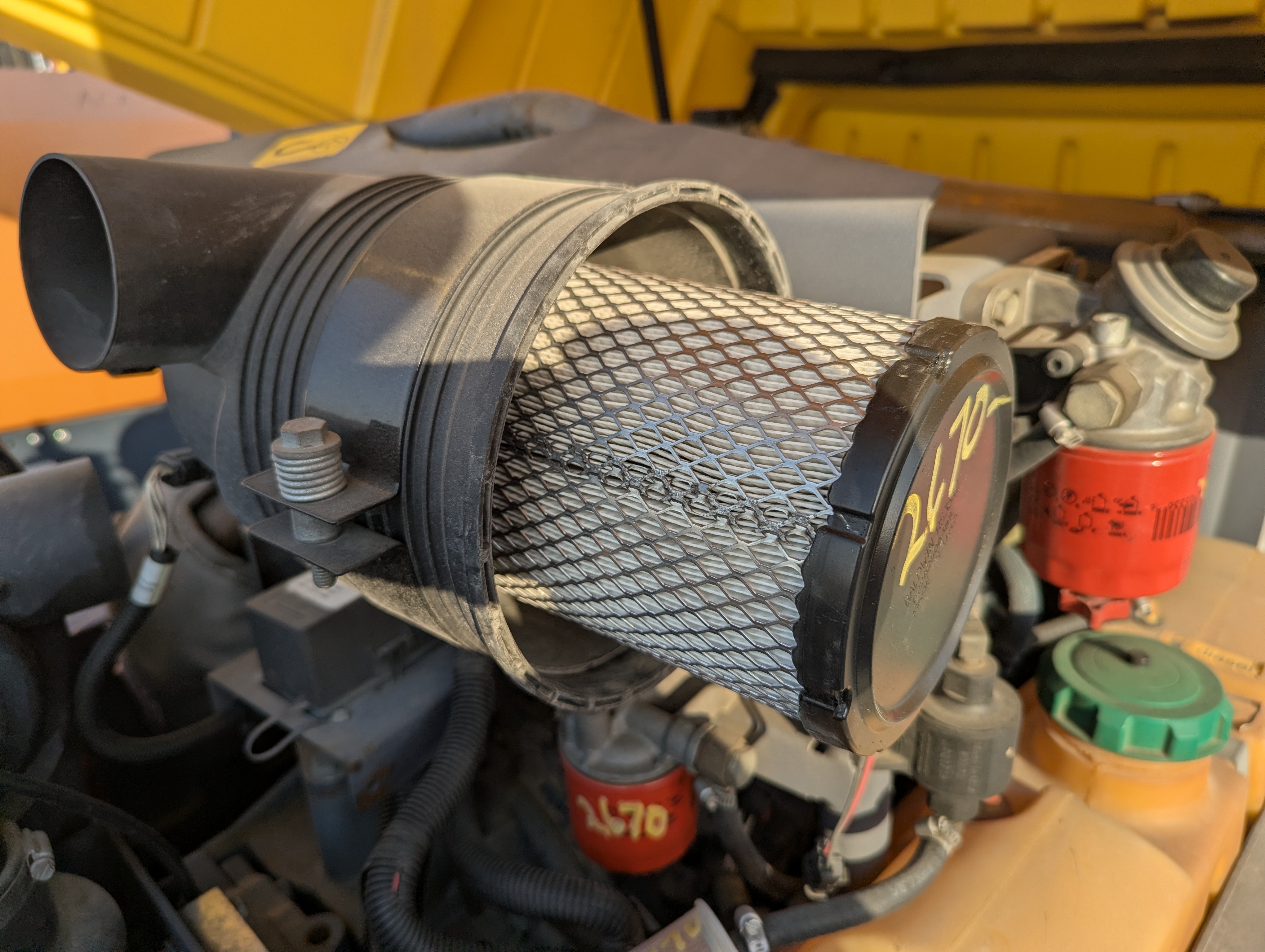 ACA-017-Atlas-Copco-XAS-185-T4F-Air-compressors-inspection-Engine-Air-intake-system-1