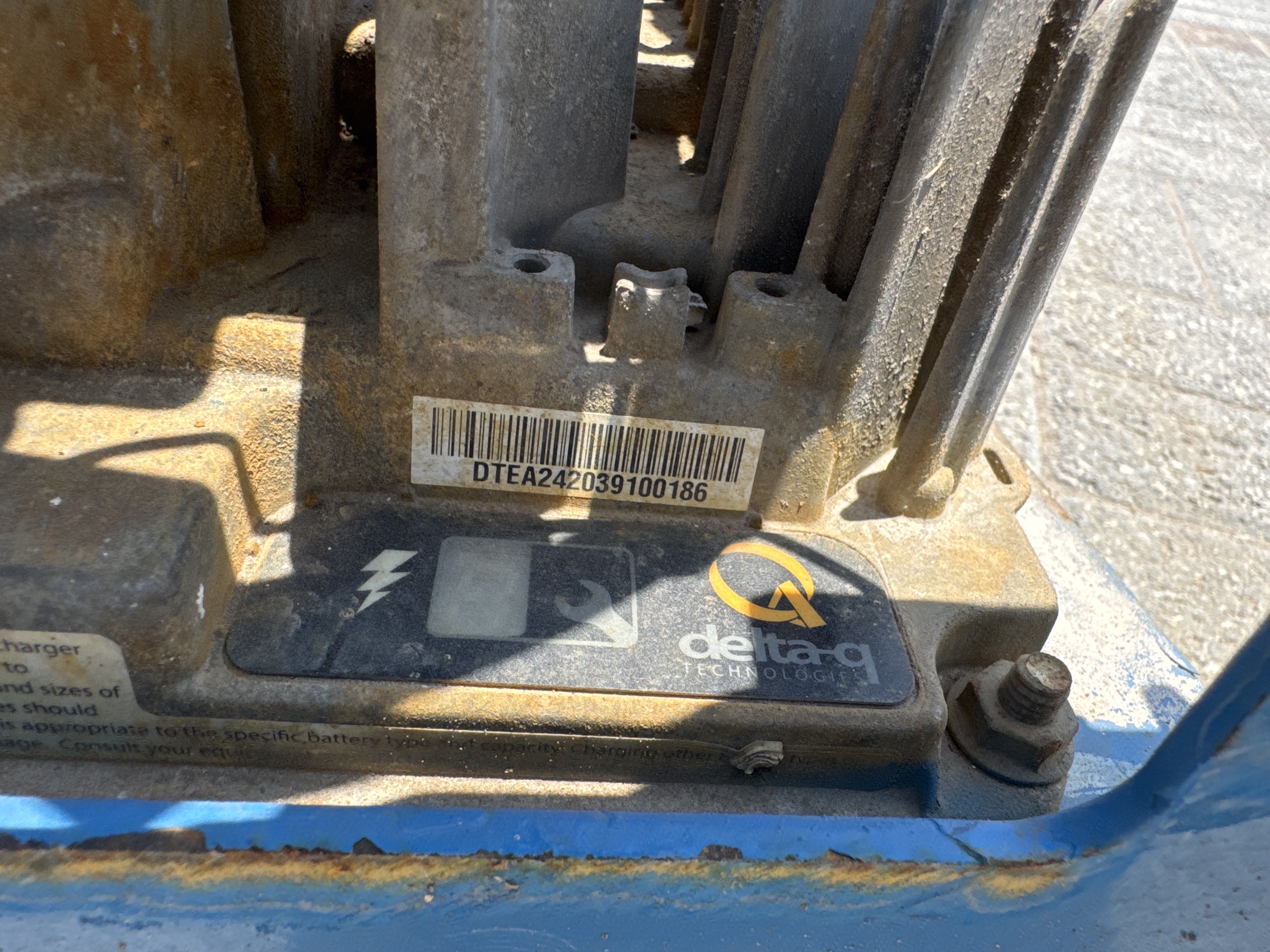 SLA-002-Genie-GS-1930-Scissor-lifts-inspection-Cabin-Ground-control-1