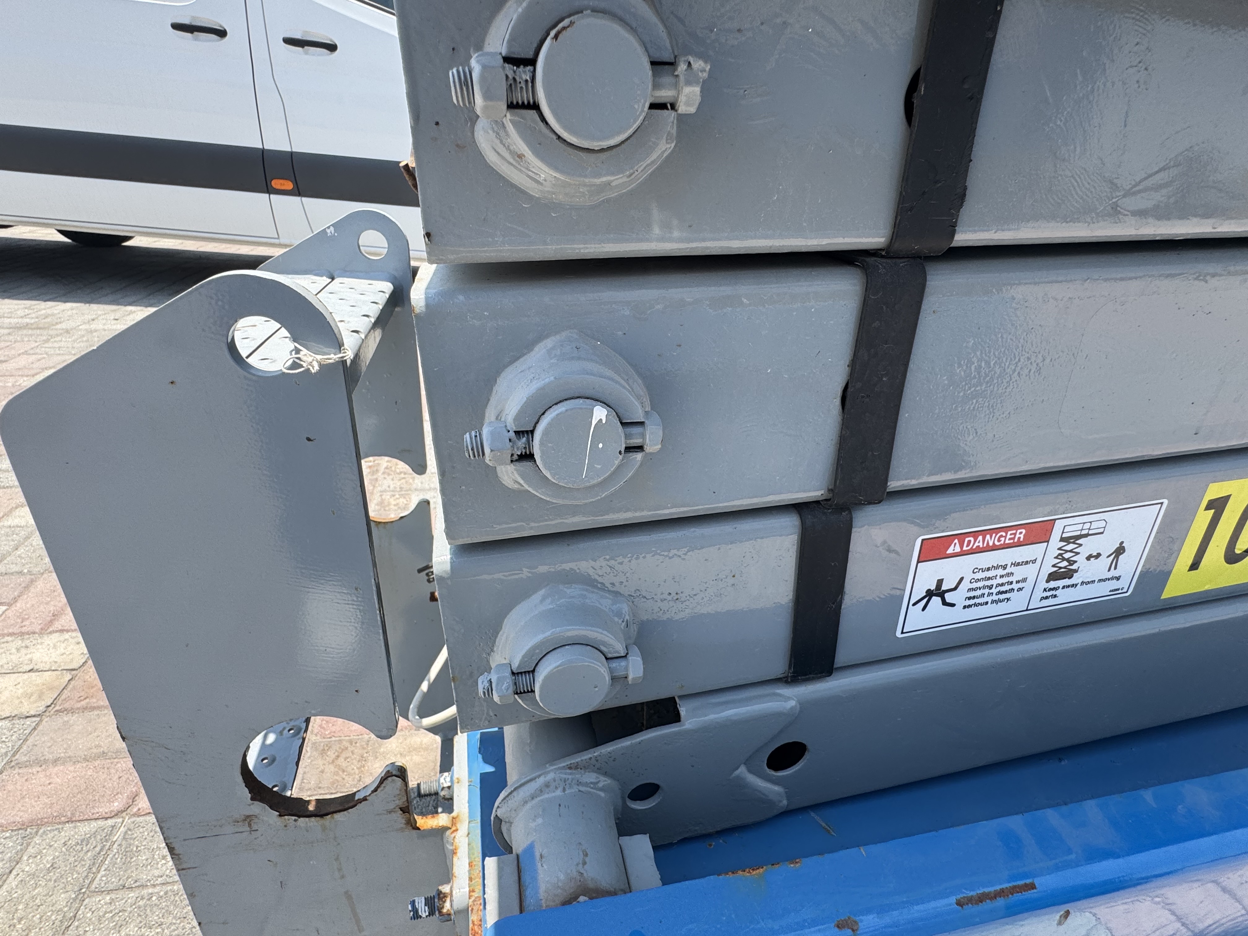 SLA-002-Genie-GS-1930-Scissor-lifts-inspection-Structure-Pin-connections-1