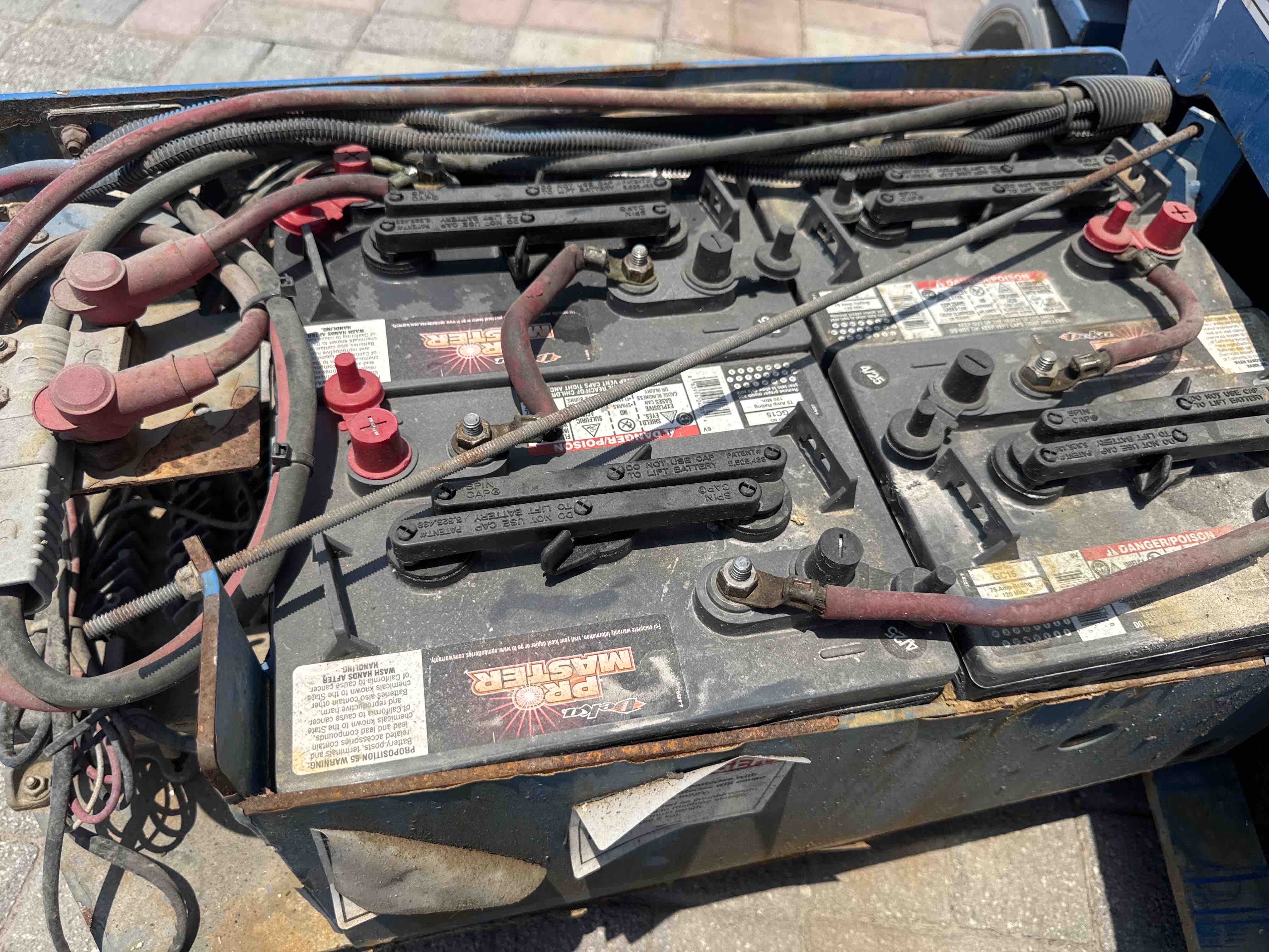 SLA-002-Genie-GS-1930-Scissor-lifts-inspection-Electronics-Battery-1