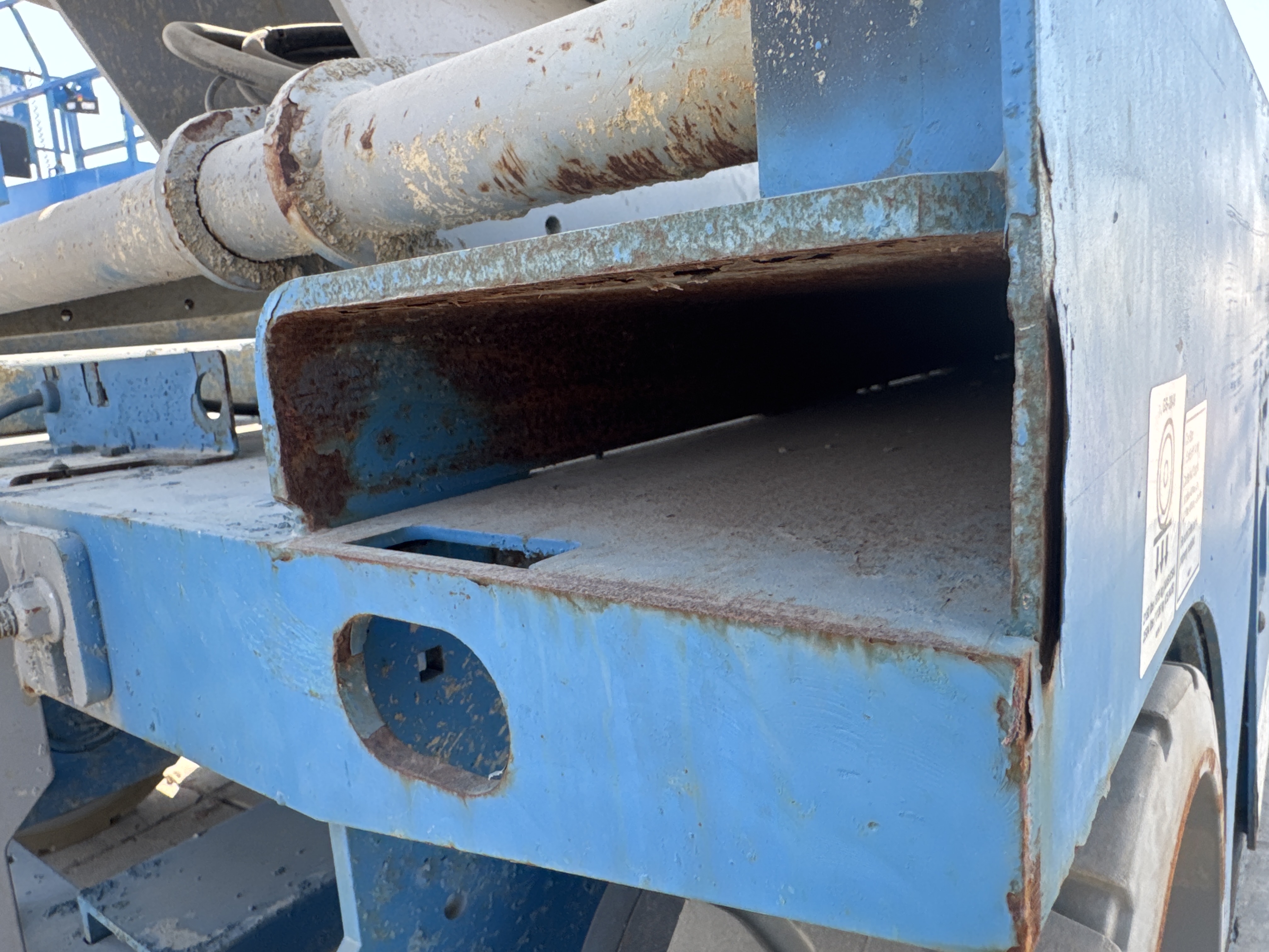 SLA-003-Genie-GS-2646-Scissor-lifts-inspection-Structure-Paint-1
