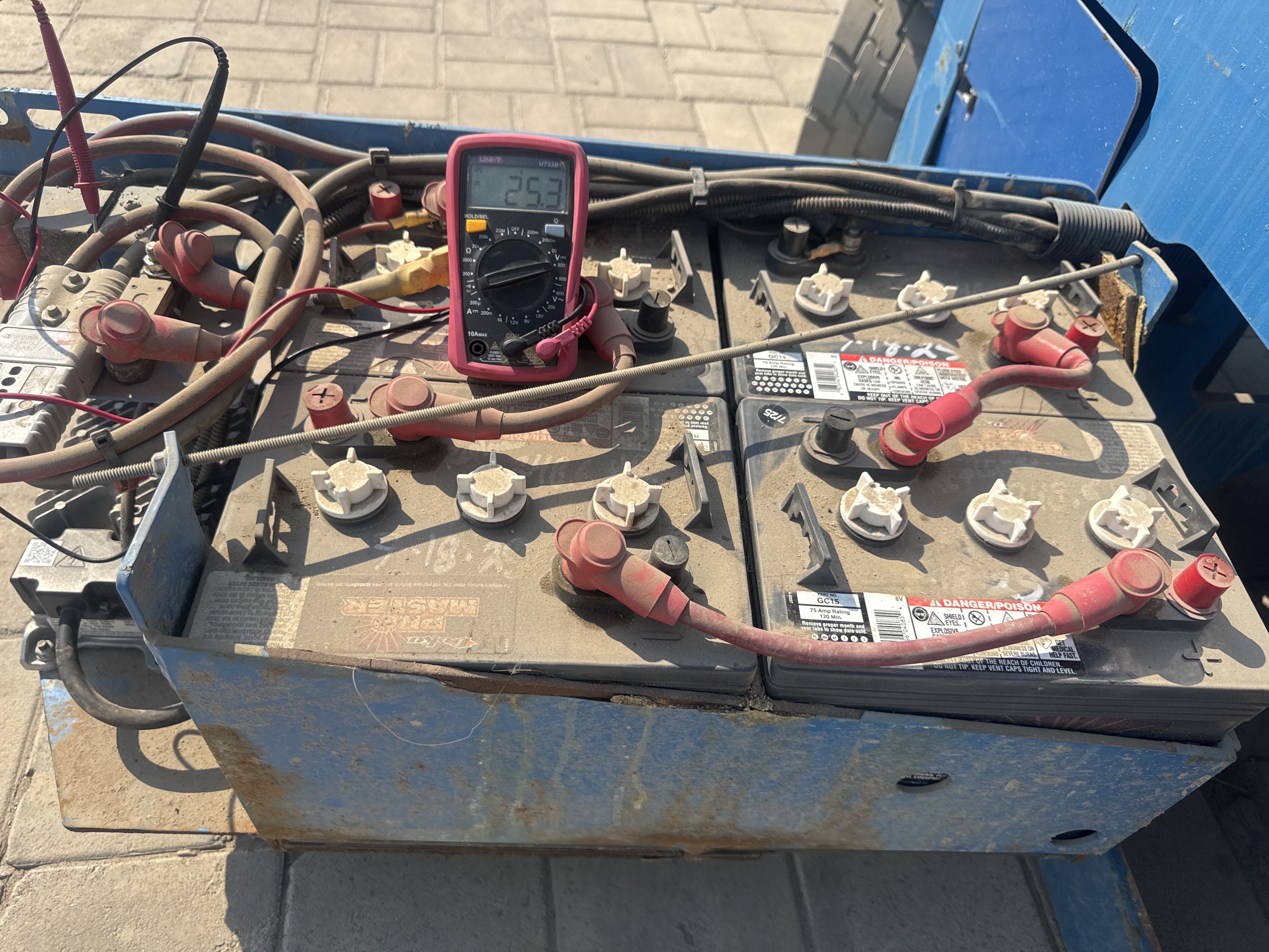 SLA-003-Genie-GS-2646-Scissor-lifts-inspection-Electronics-Battery-1