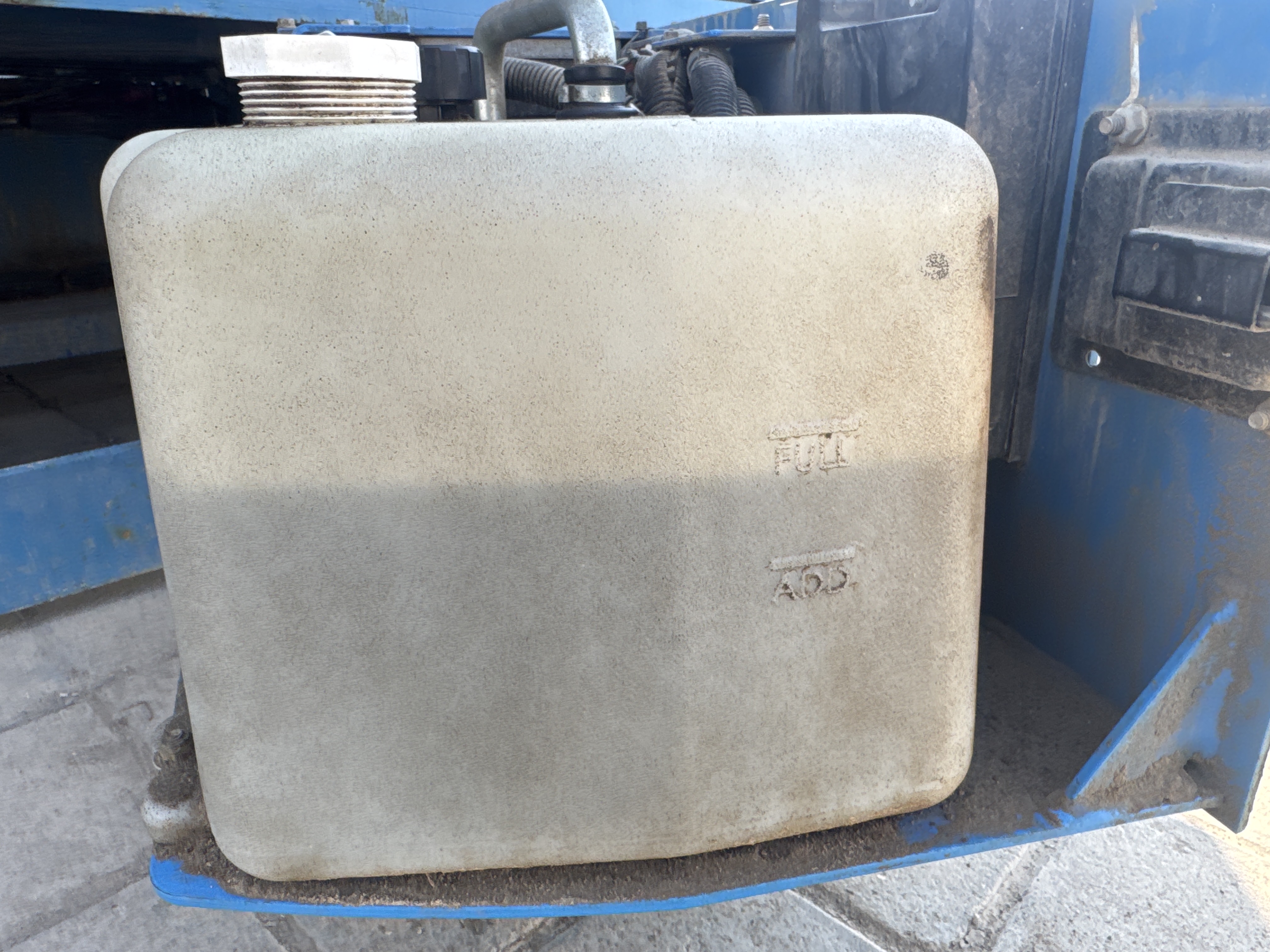 SLA-003-Genie-GS-2646-Scissor-lifts-inspection-Hydraulics-Hydraulic-Tank-1
