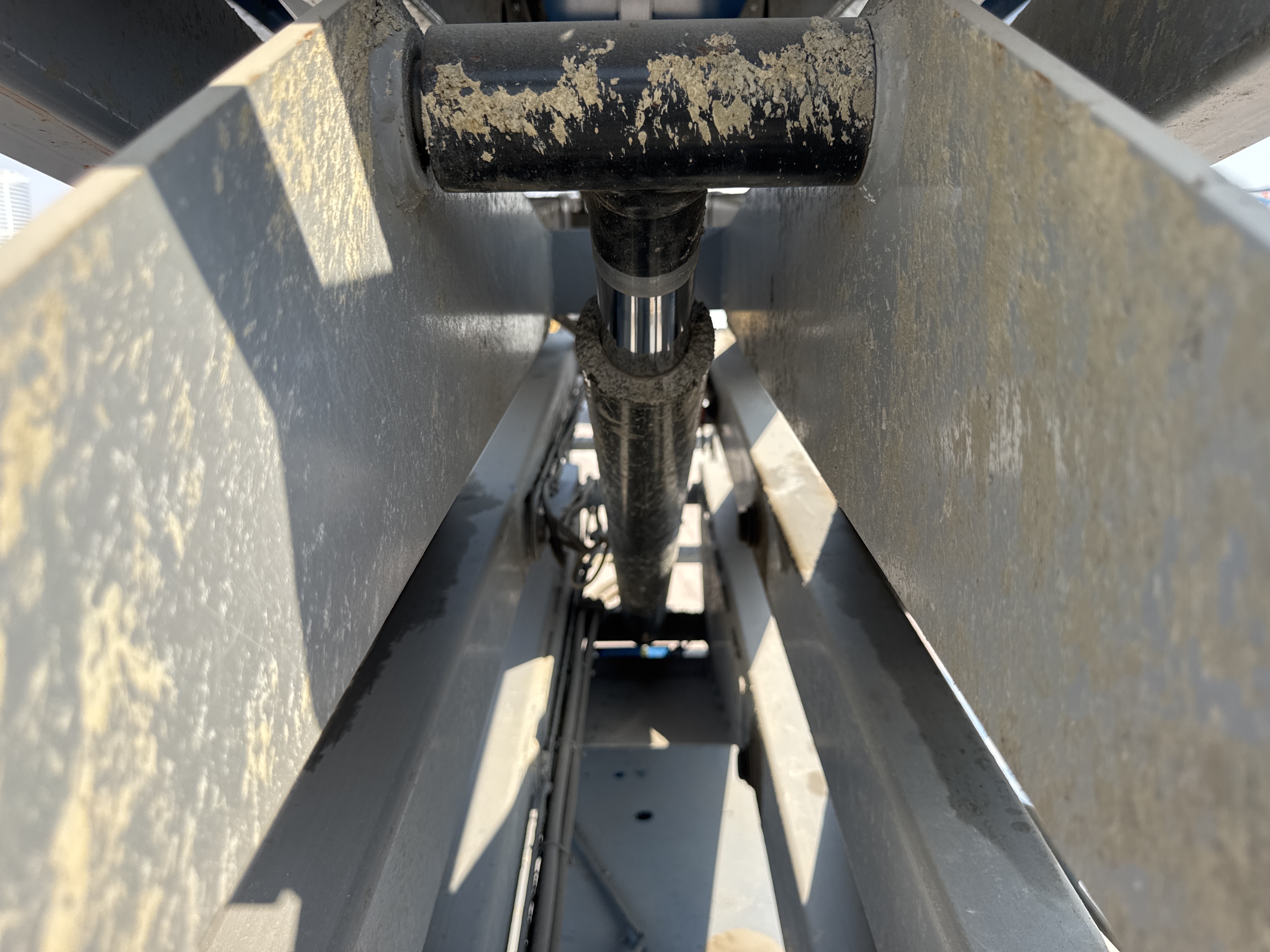 SLA-003-Genie-GS-2646-Scissor-lifts-inspection-Hydraulics-Scissor-cylinders-1