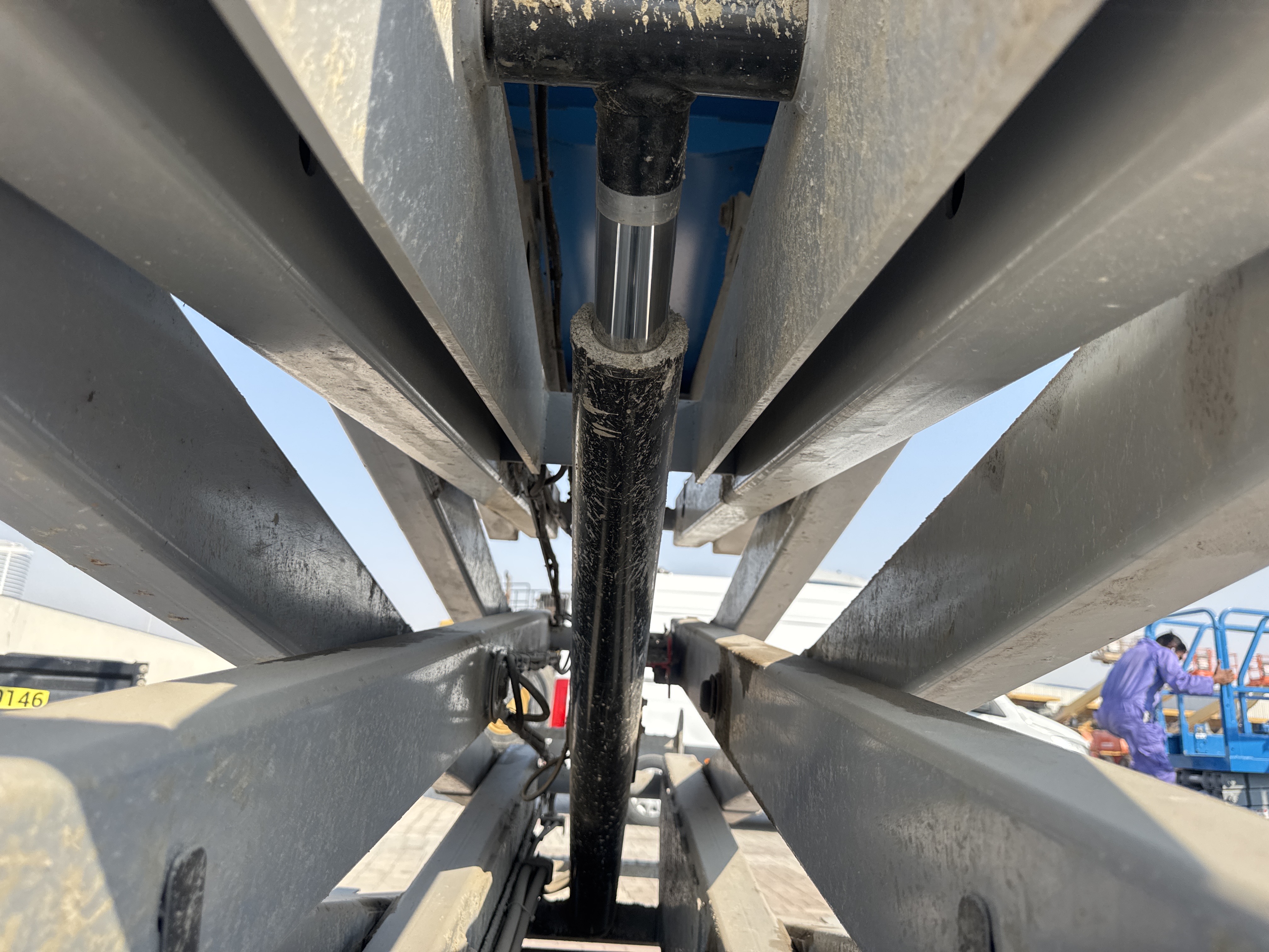 SLA-003-Genie-GS-2646-Scissor-lifts-inspection-Hydraulics-Scissor-cylinders-1