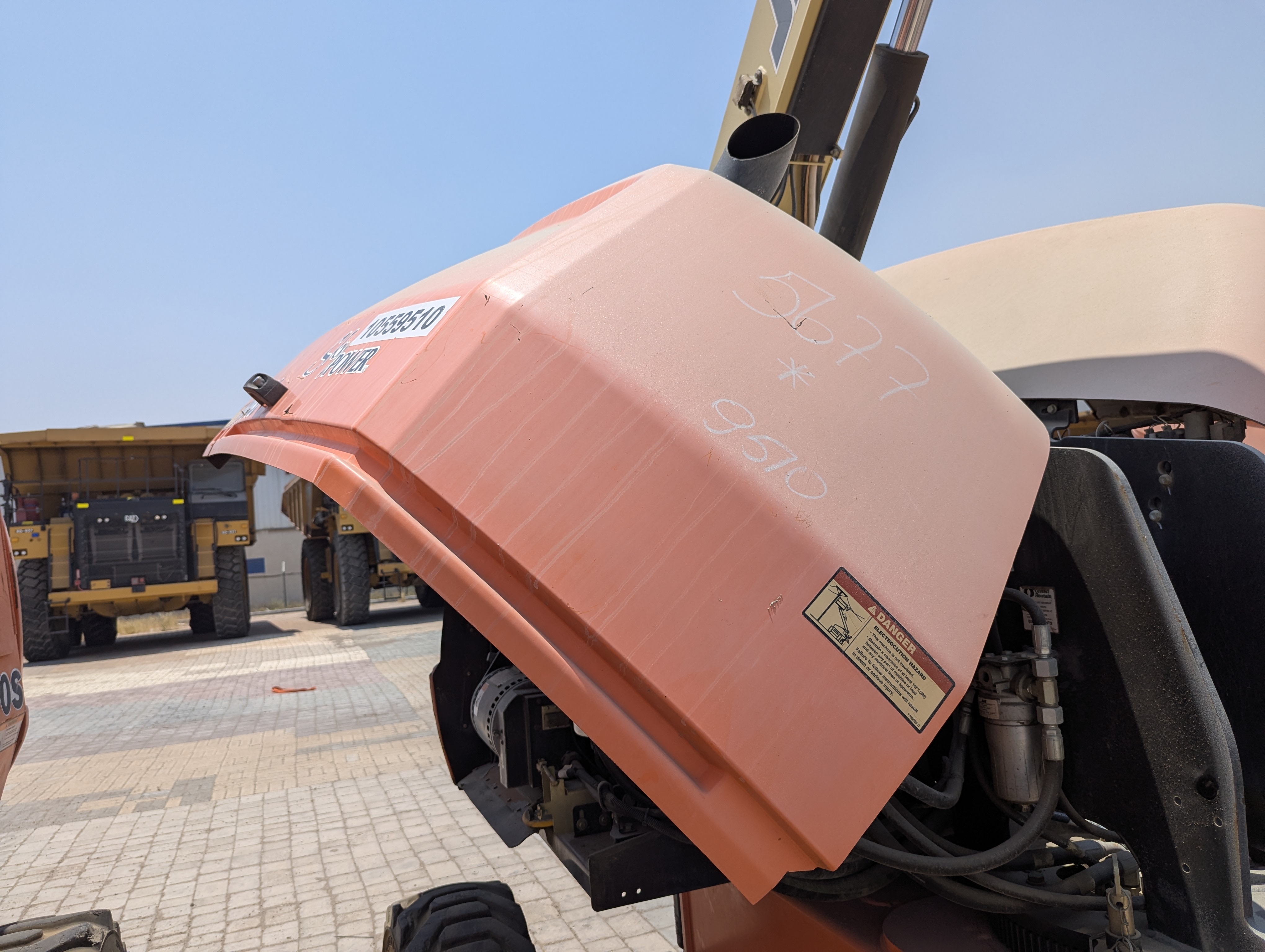 BLA-007-جي-إل-جي-460SJ-رافعات-ذراع-فحص-الهيكل-الصفائح-المعدنية-(الفيبرجلاس)-1