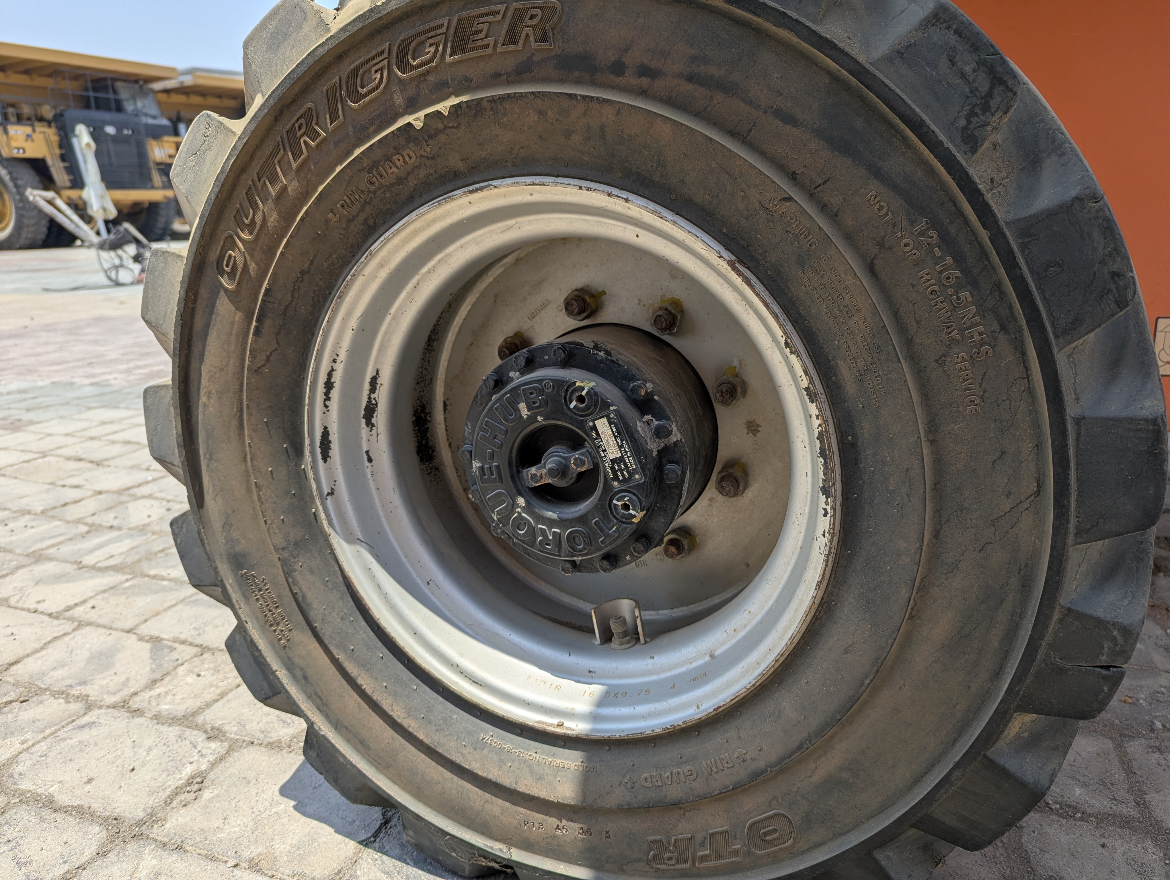 BLA-007-جي-إل-جي-460SJ-رافعات-ذراع-فحص-الهيكل-الإطار-الخلفي-الأيمن-/-محور-العجلة---الحالة-1