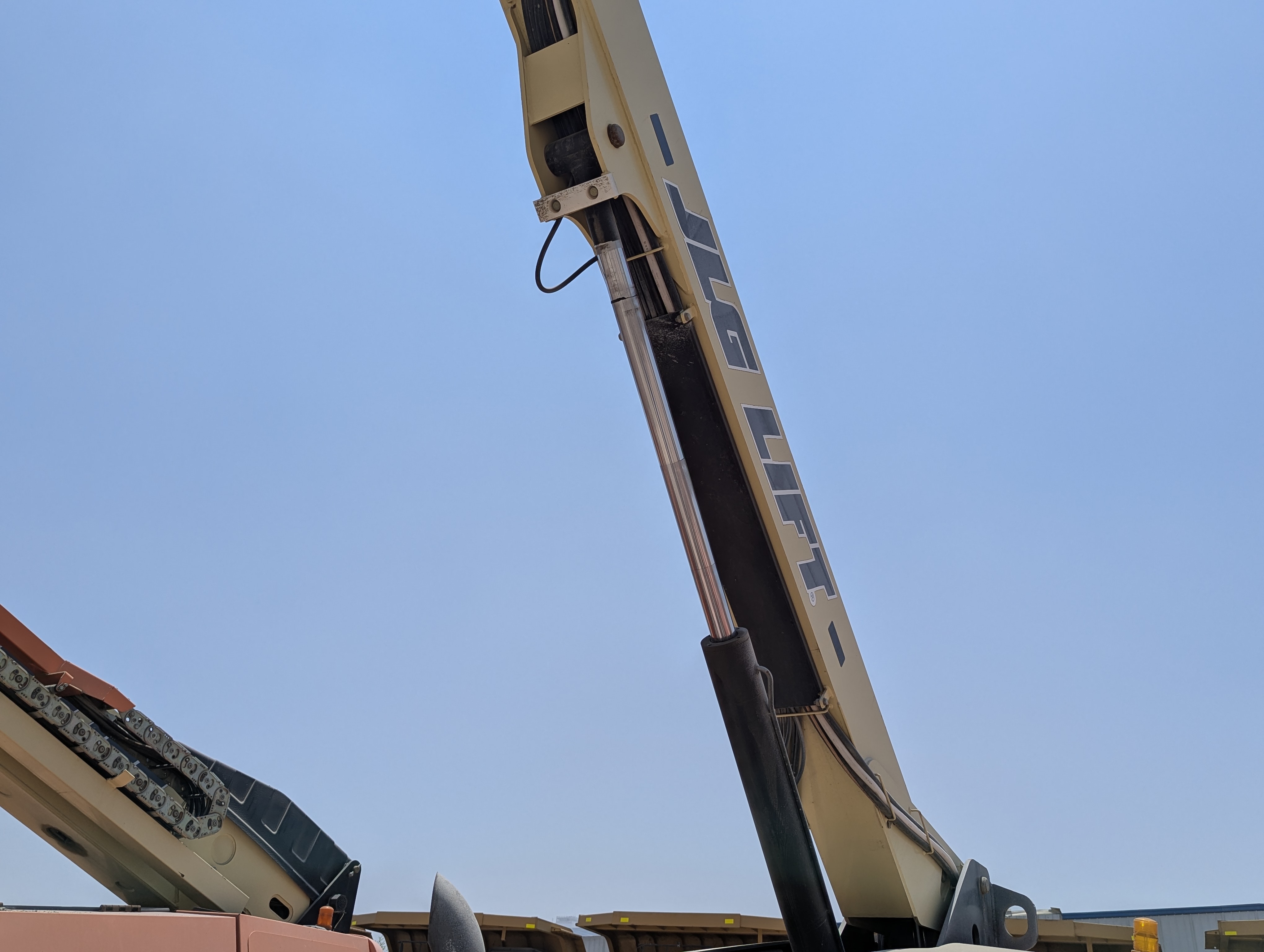 BLA-007-جي-إل-جي-460SJ-رافعات-ذراع-فحص-الهيكل-أسطوانة-رفع-الذراع-1