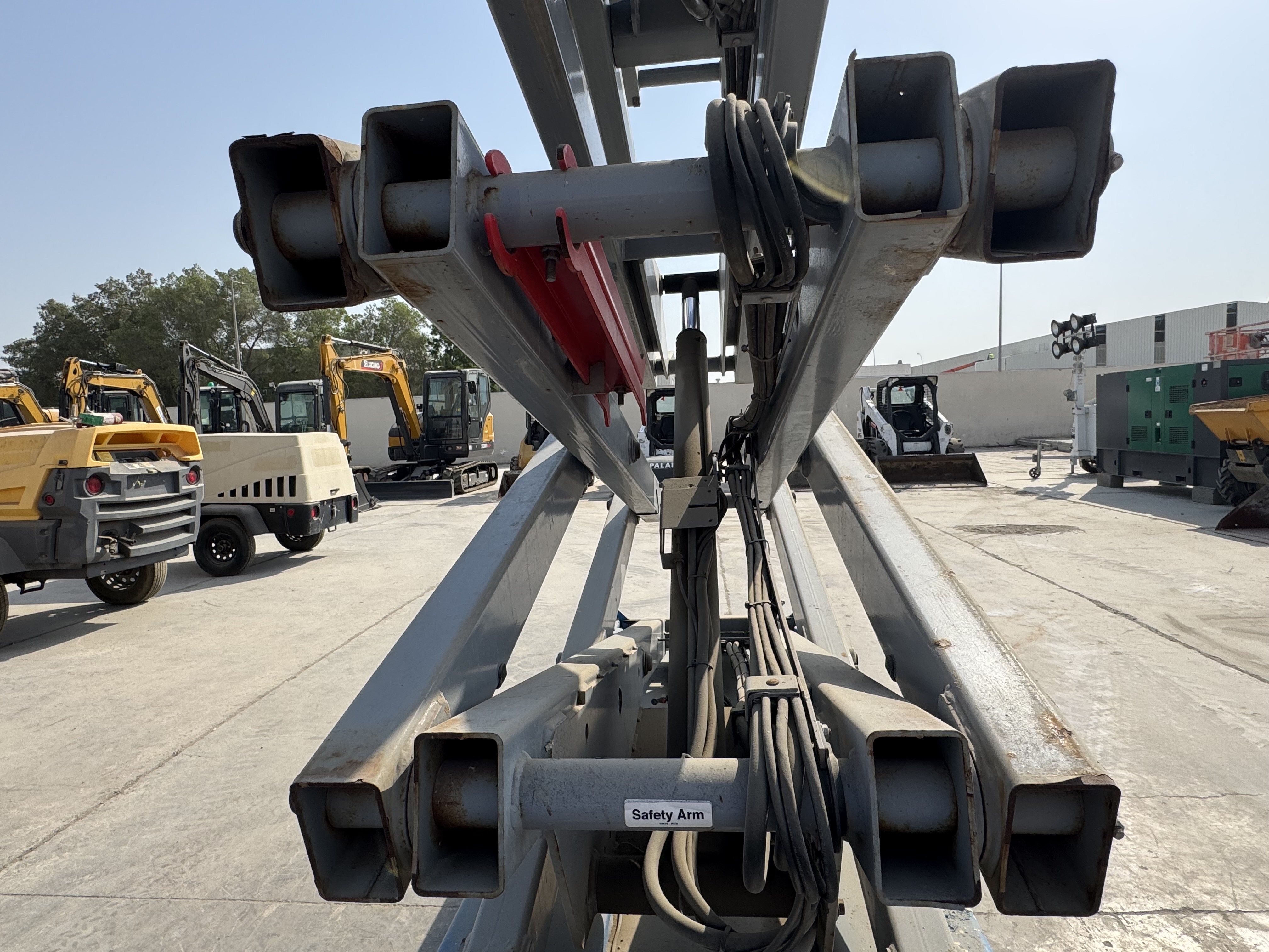 SLA-004-Genie-GS-3232-Scissor-lifts-inspection-Structure-Scissor-arms-1