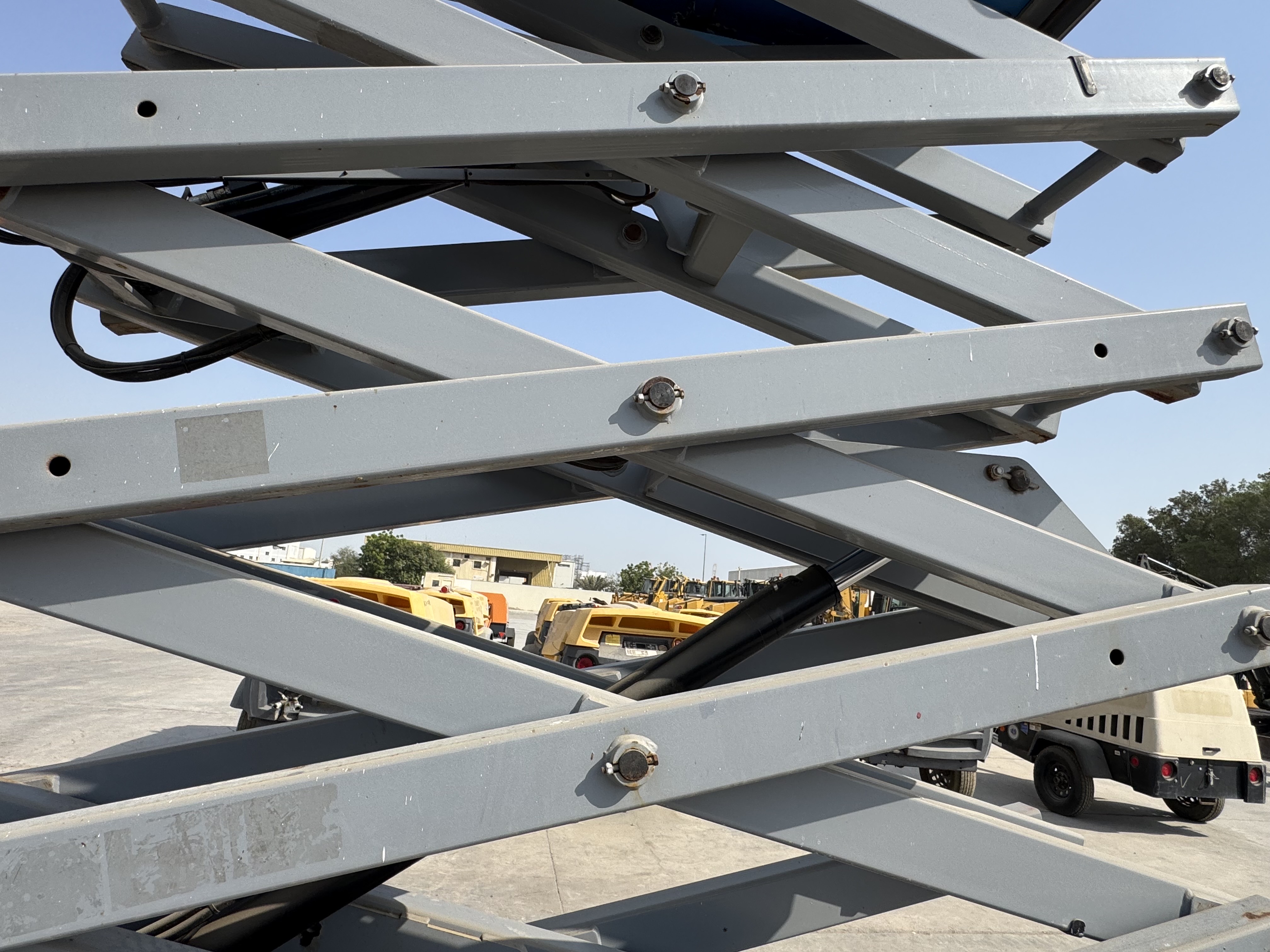 SLA-004-Genie-GS-3232-Scissor-lifts-inspection-Structure-Scissor-arms-1