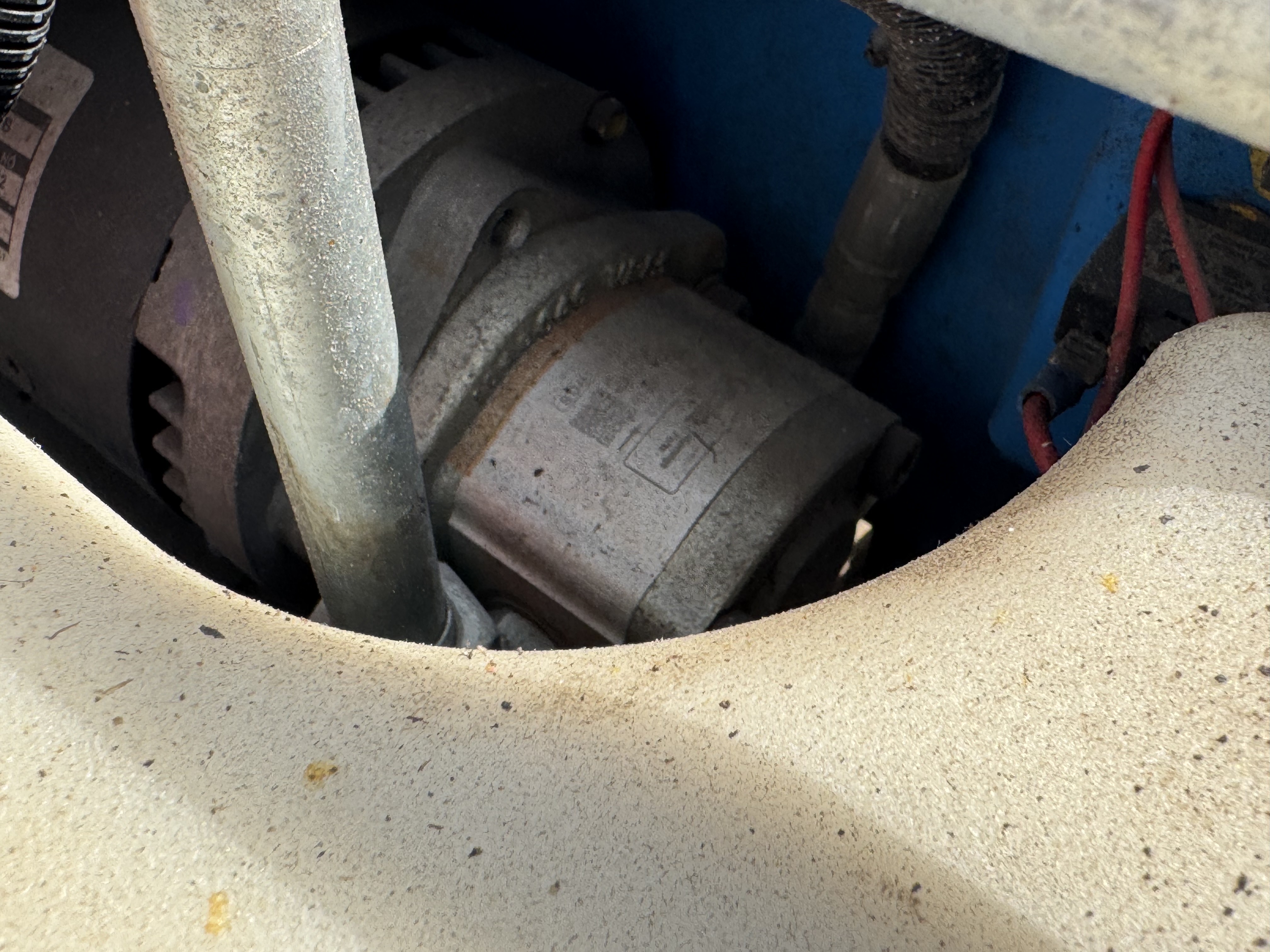 SLA-004-Genie-GS-3232-Scissor-lifts-inspection-Hydraulics-Hydraulic-pump-1