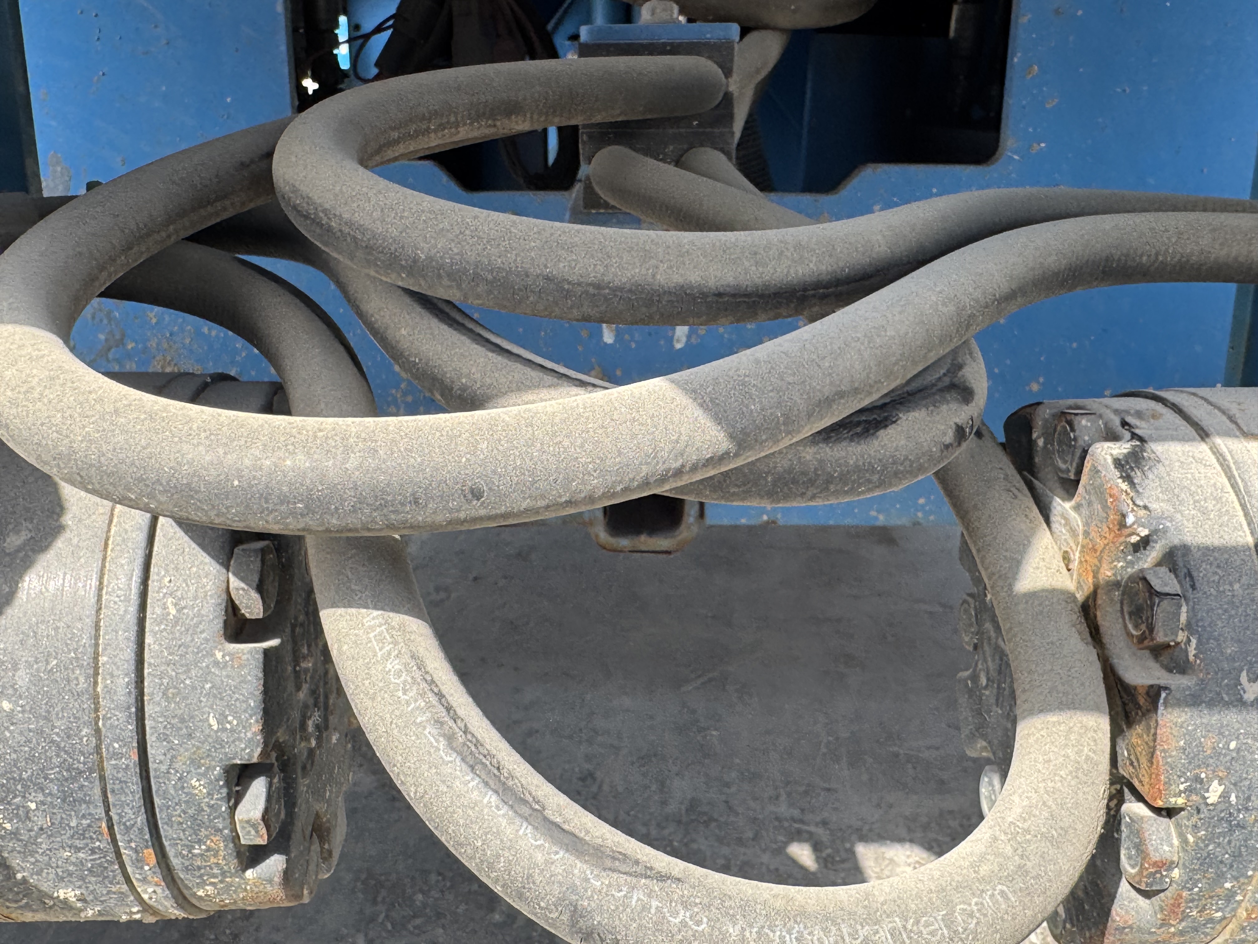 SLA-004-Genie-GS-3232-Scissor-lifts-inspection-Hydraulics-Hydraulic-hoses-and-lines-1