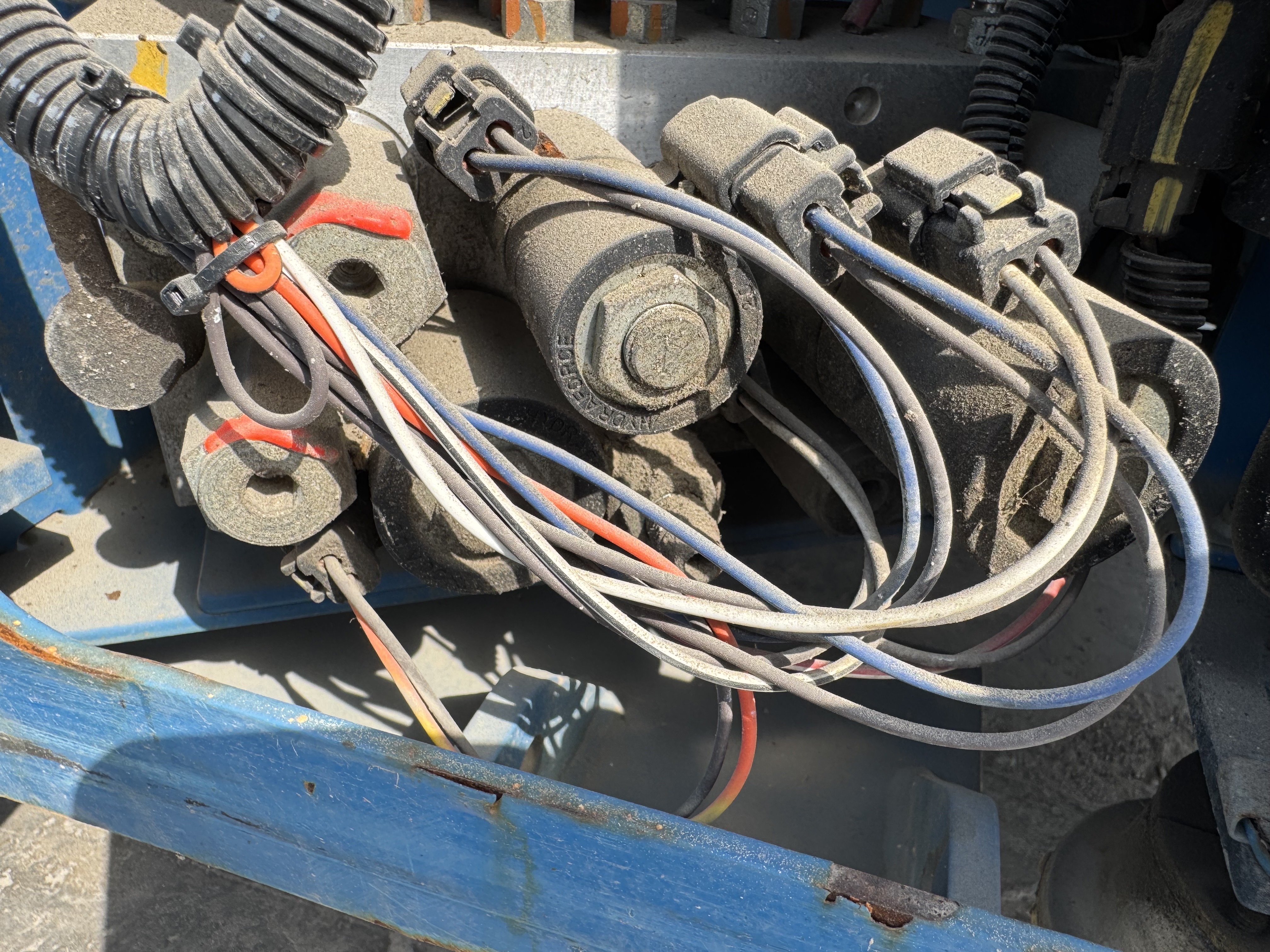 SLA-004-Genie-GS-3232-Scissor-lifts-inspection-Electronics-Main-harness-1