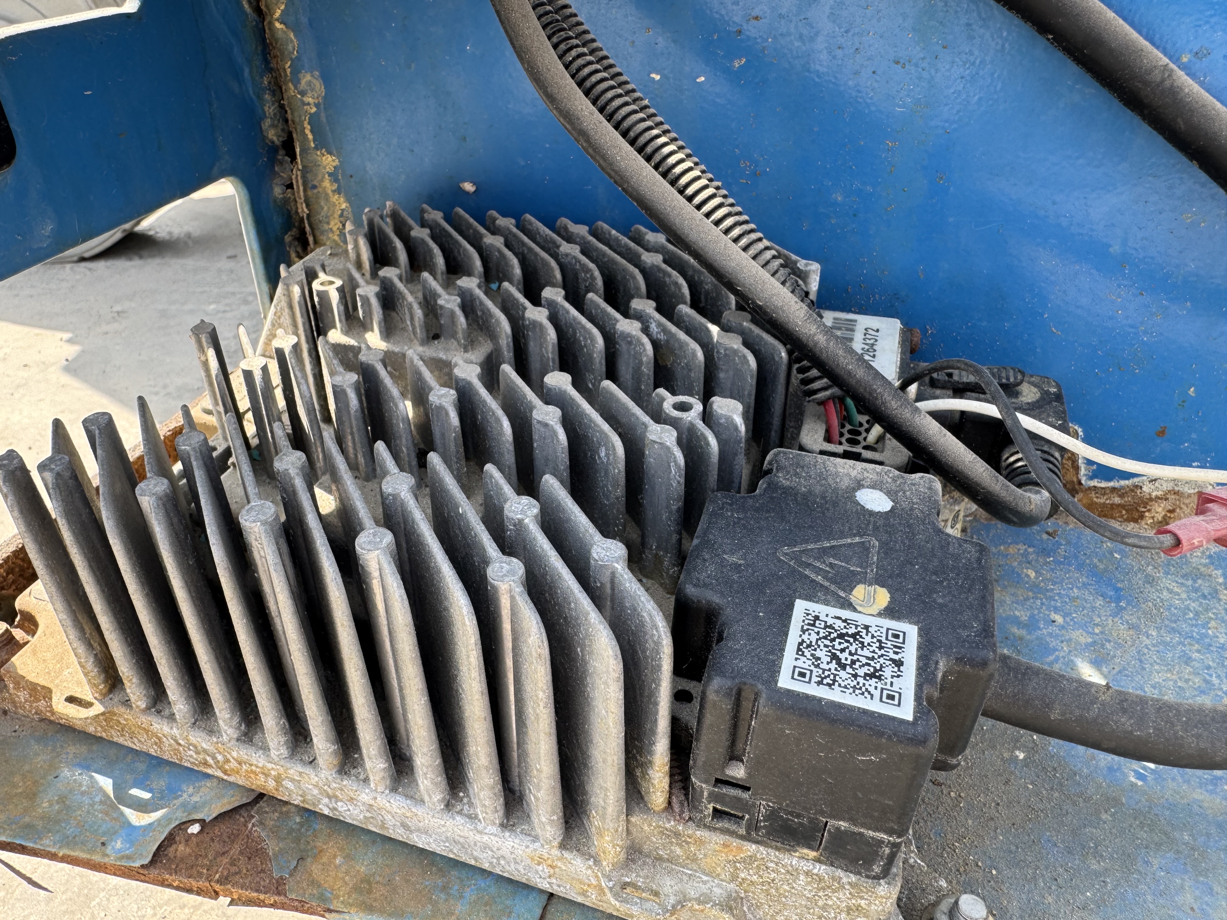 SLA-004-Genie-GS-3232-Scissor-lifts-inspection-Electronics-Battery-and-charging-system-1