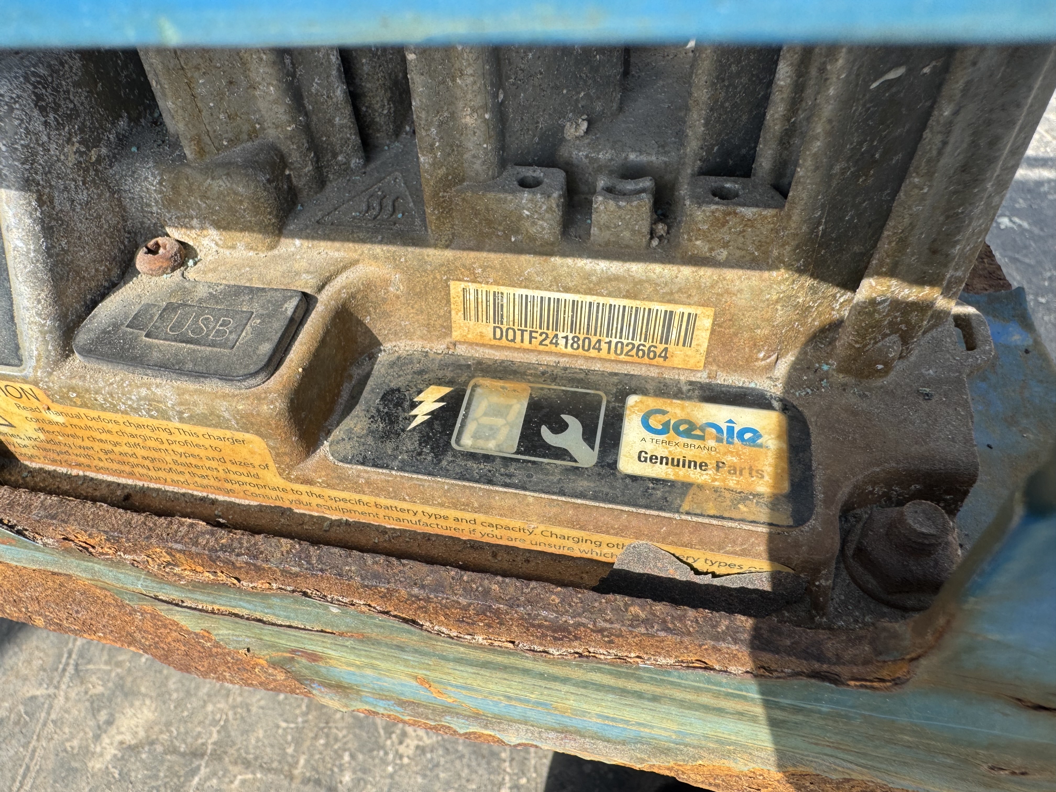 SLA-004-Genie-GS-3232-Scissor-lifts-inspection-Electronics-Battery-and-charging-system-2