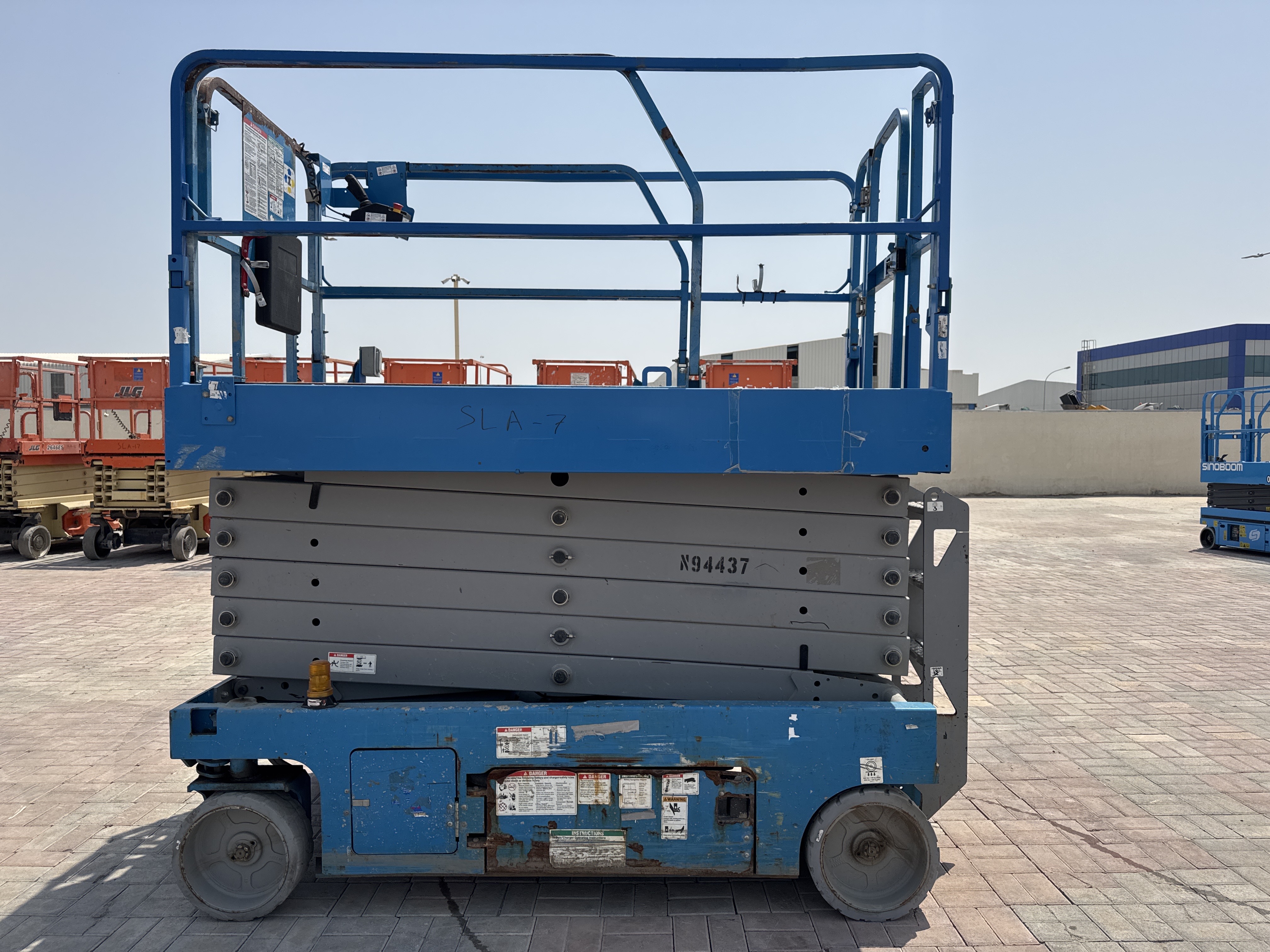 SLA-007-Genie-GS-4047-Scissor-lifts-inspection-Structure-Paint-1