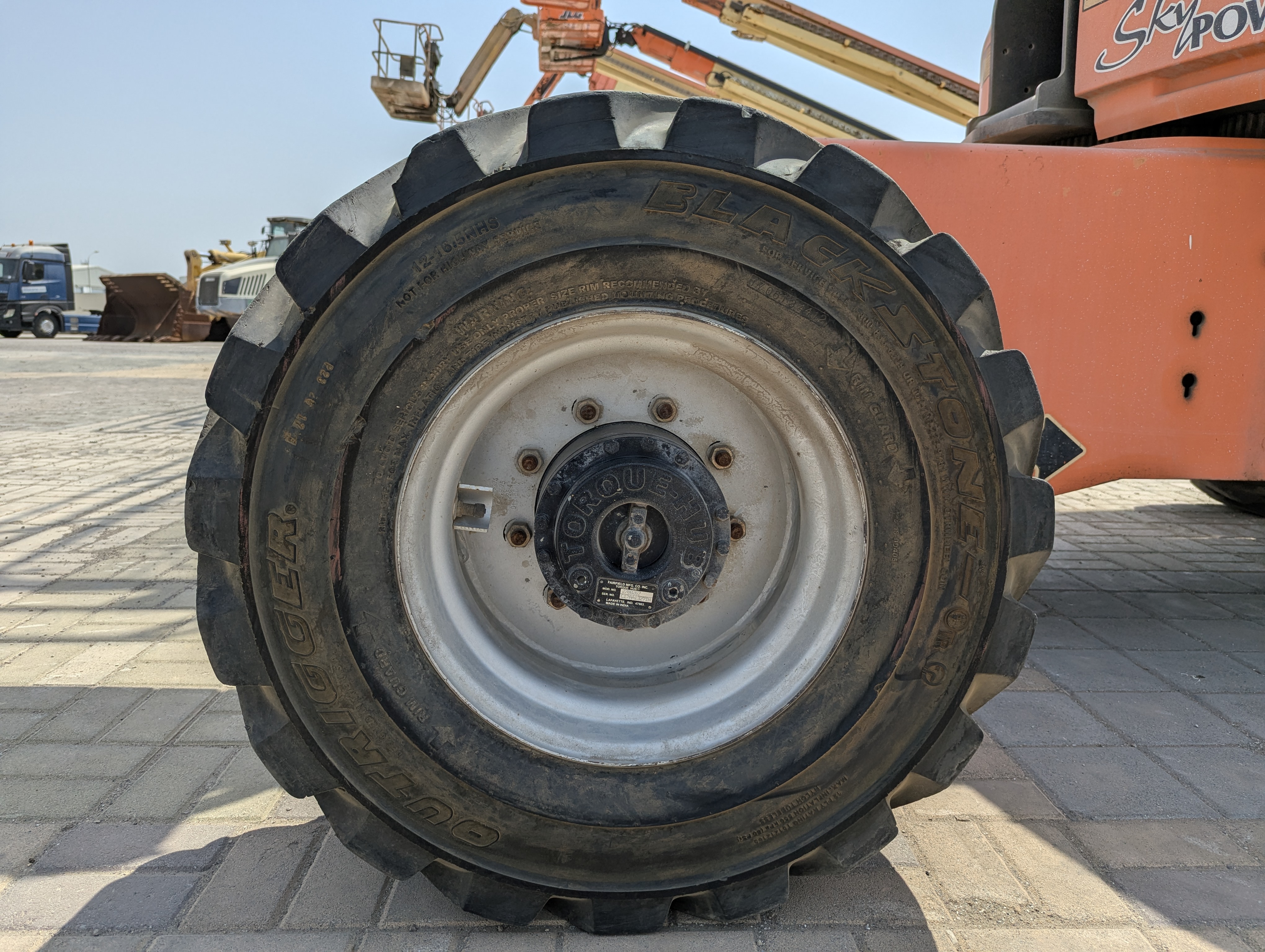 BLA-008-جي-إل-جي-460SJ-رافعات-ذراع-فحص-الهيكل-الإطار-الأمامي-الأيسر-/-محور-العجلة---الحالة-1