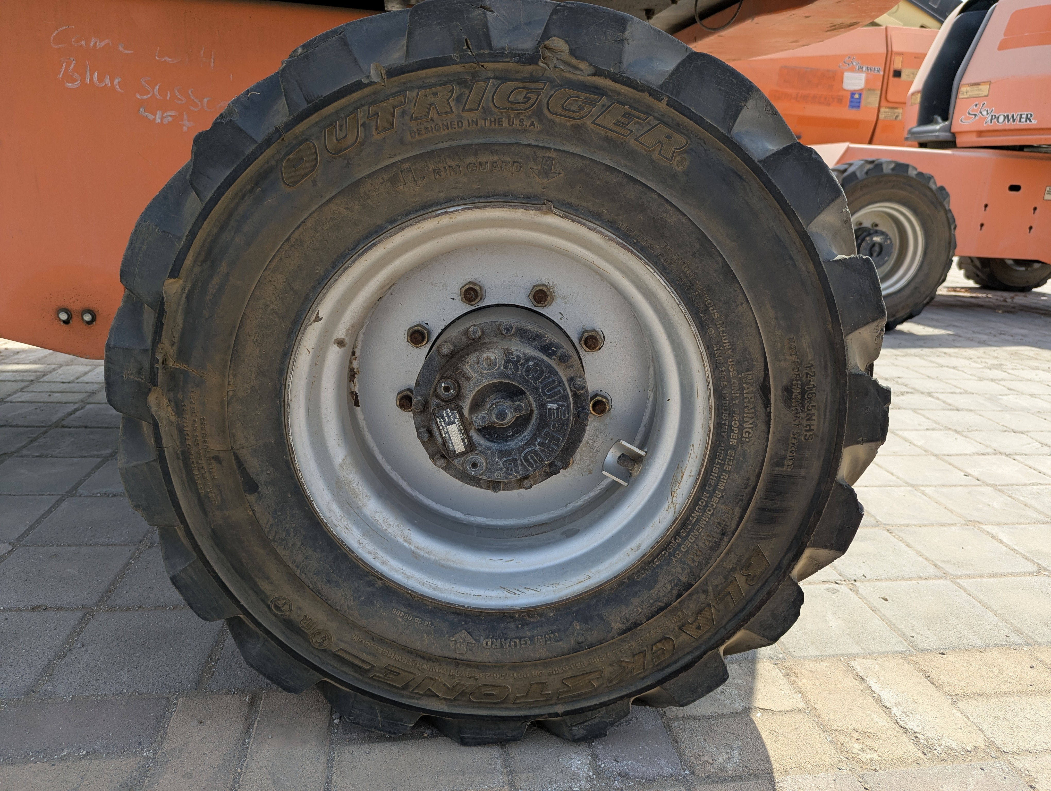 BLA-008-جي-إل-جي-460SJ-رافعات-ذراع-فحص-الهيكل-الإطار-الخلفي-الأيسر-/-محور-العجلة---الحالة-1