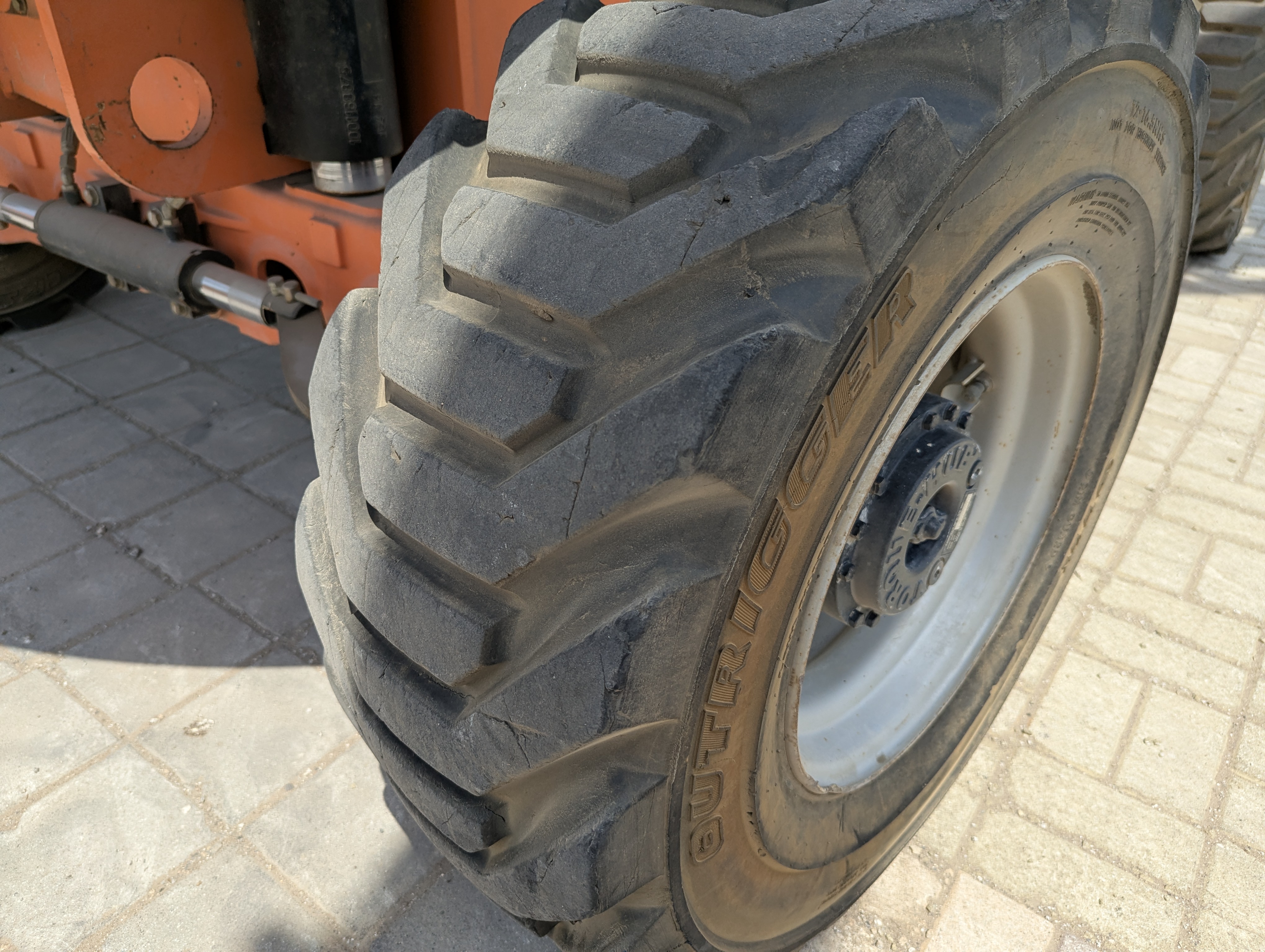 BLA-008-جي-إل-جي-460SJ-رافعات-ذراع-فحص-الهيكل-الإطار-الخلفي-الأيمن-/-محور-العجلة---الحالة-1