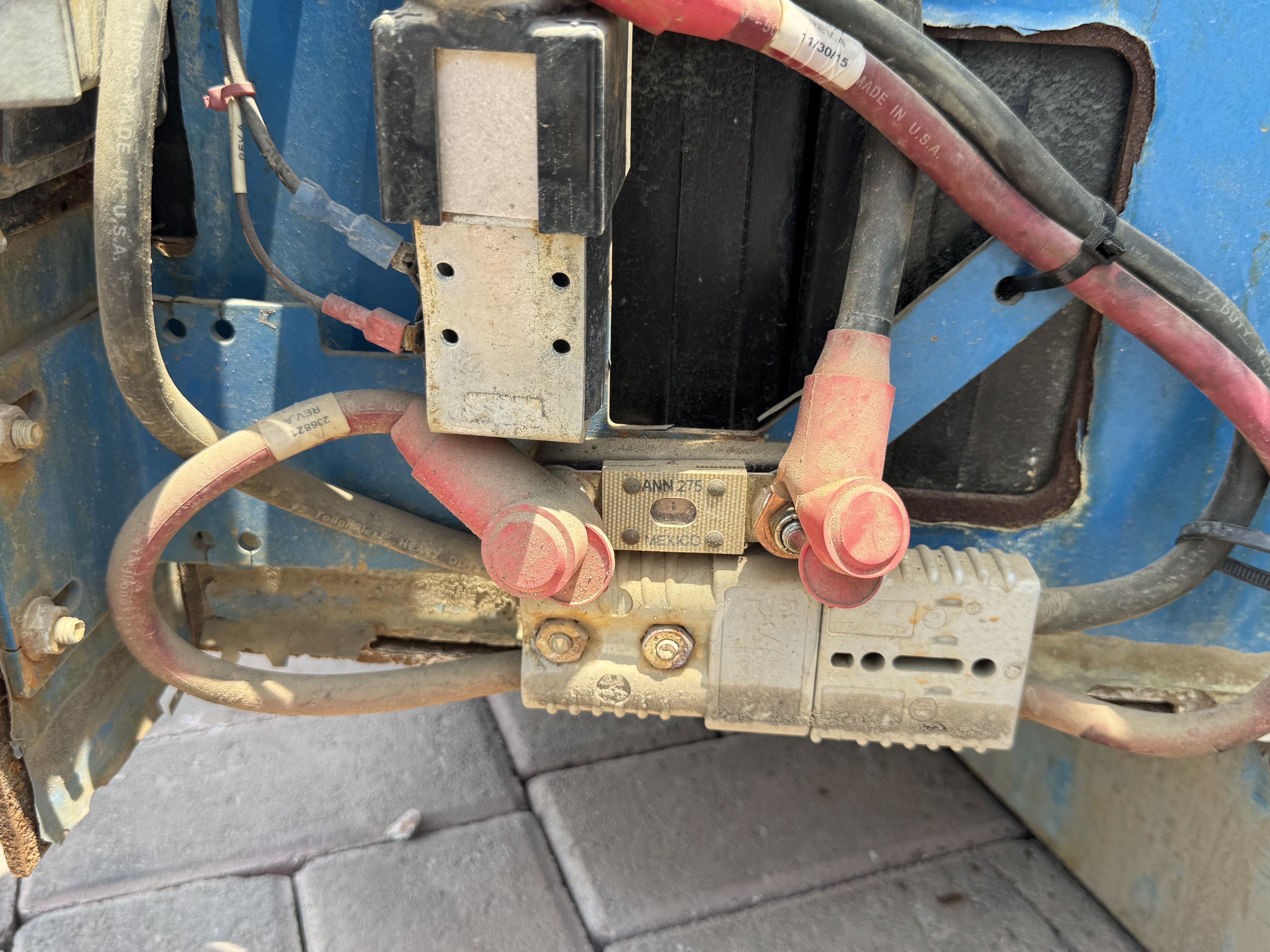 SLA-007-Genie-GS-4047-Scissor-lifts-inspection-Electronics-Main-harness-1