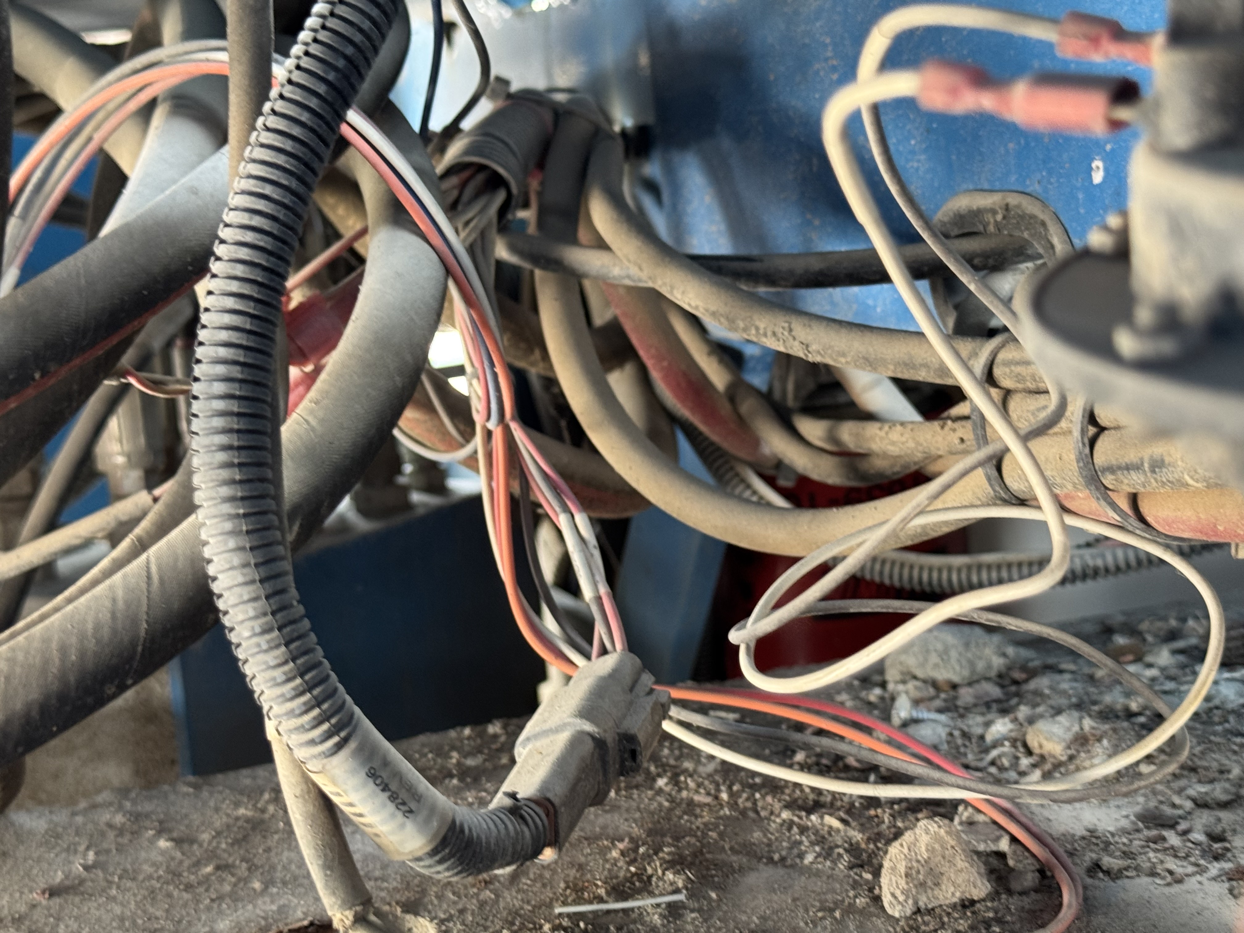 SLA-007-Genie-GS-4047-Scissor-lifts-inspection-Electronics-Main-harness-1
